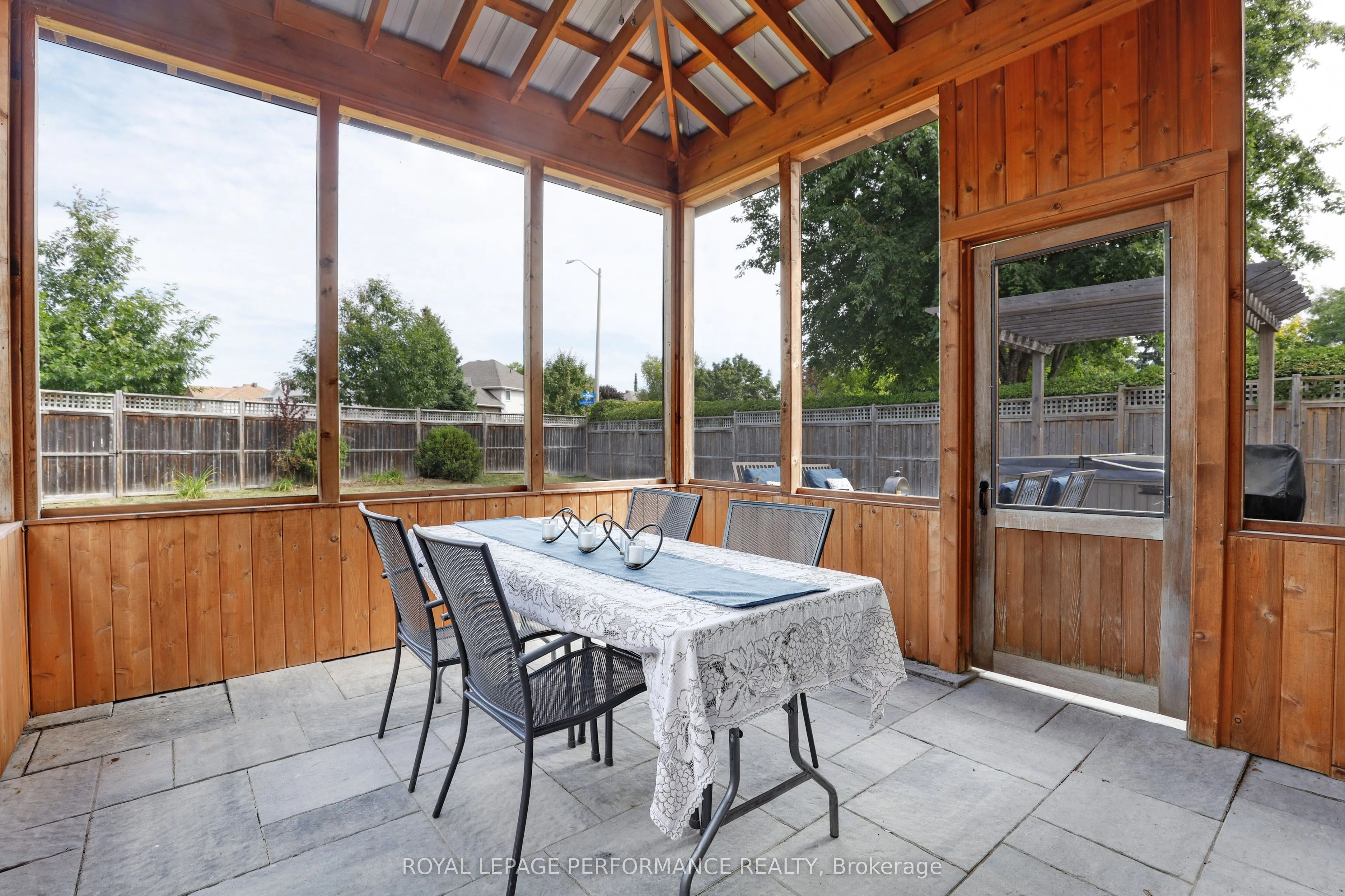 824 Covehead Crescent