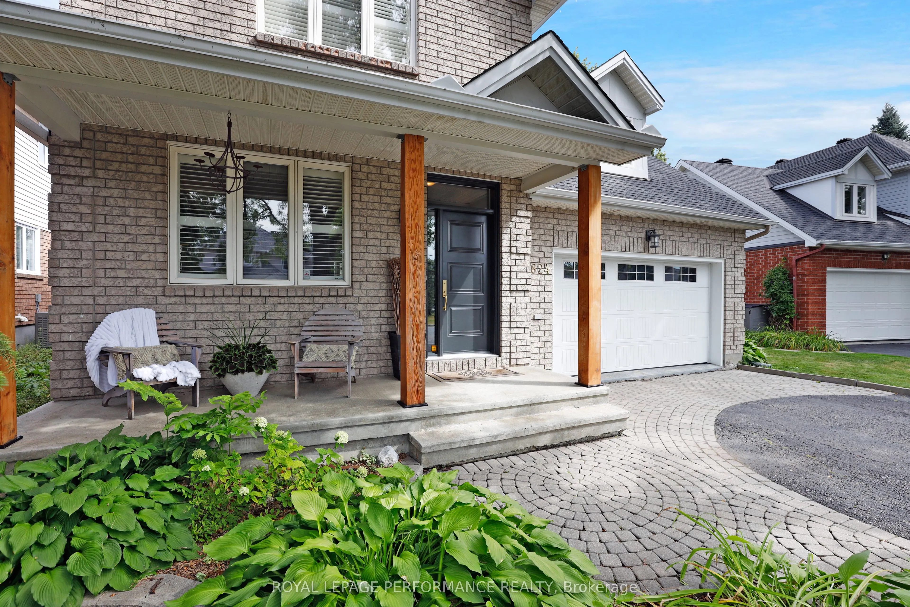 824 Covehead Crescent