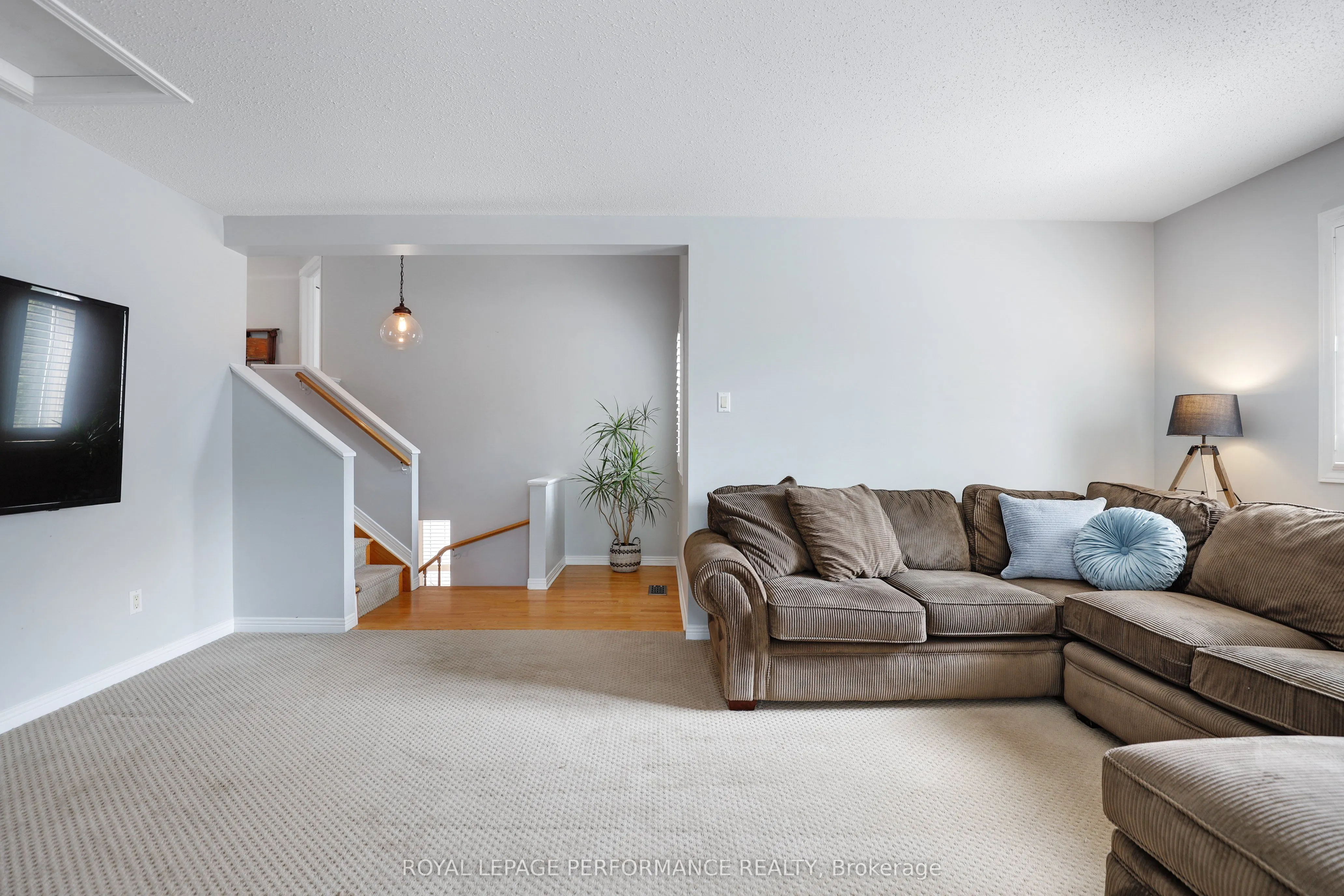 824 Covehead Crescent