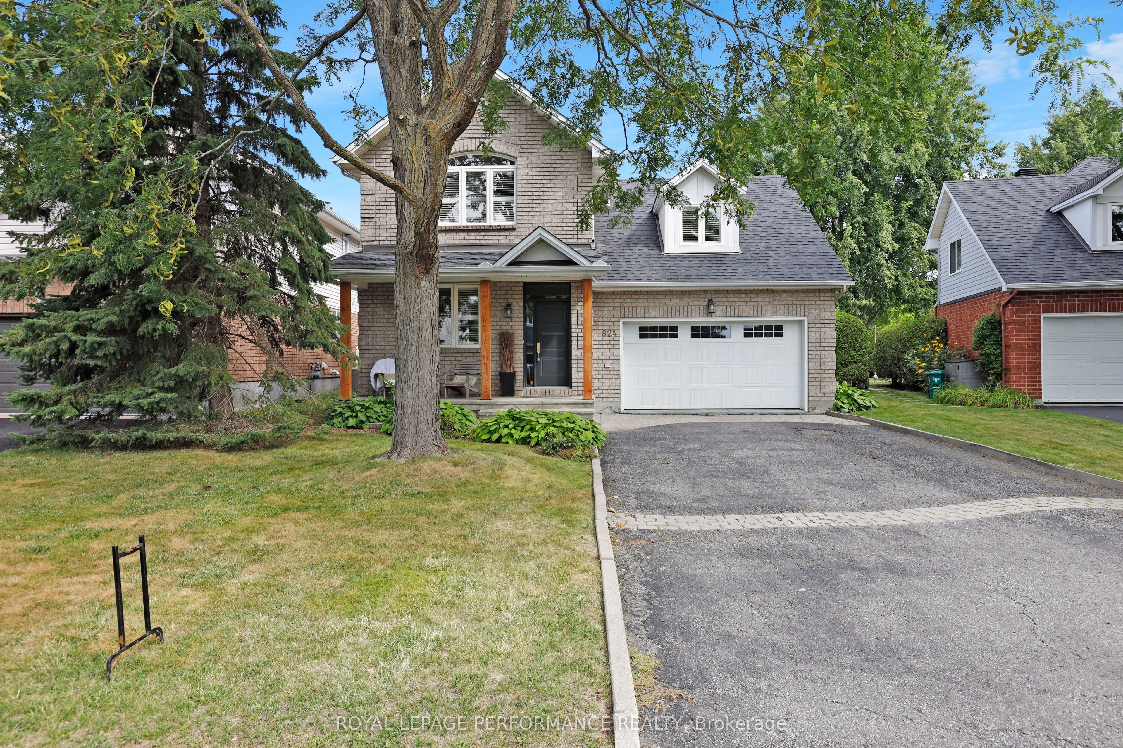 824 Covehead Crescent