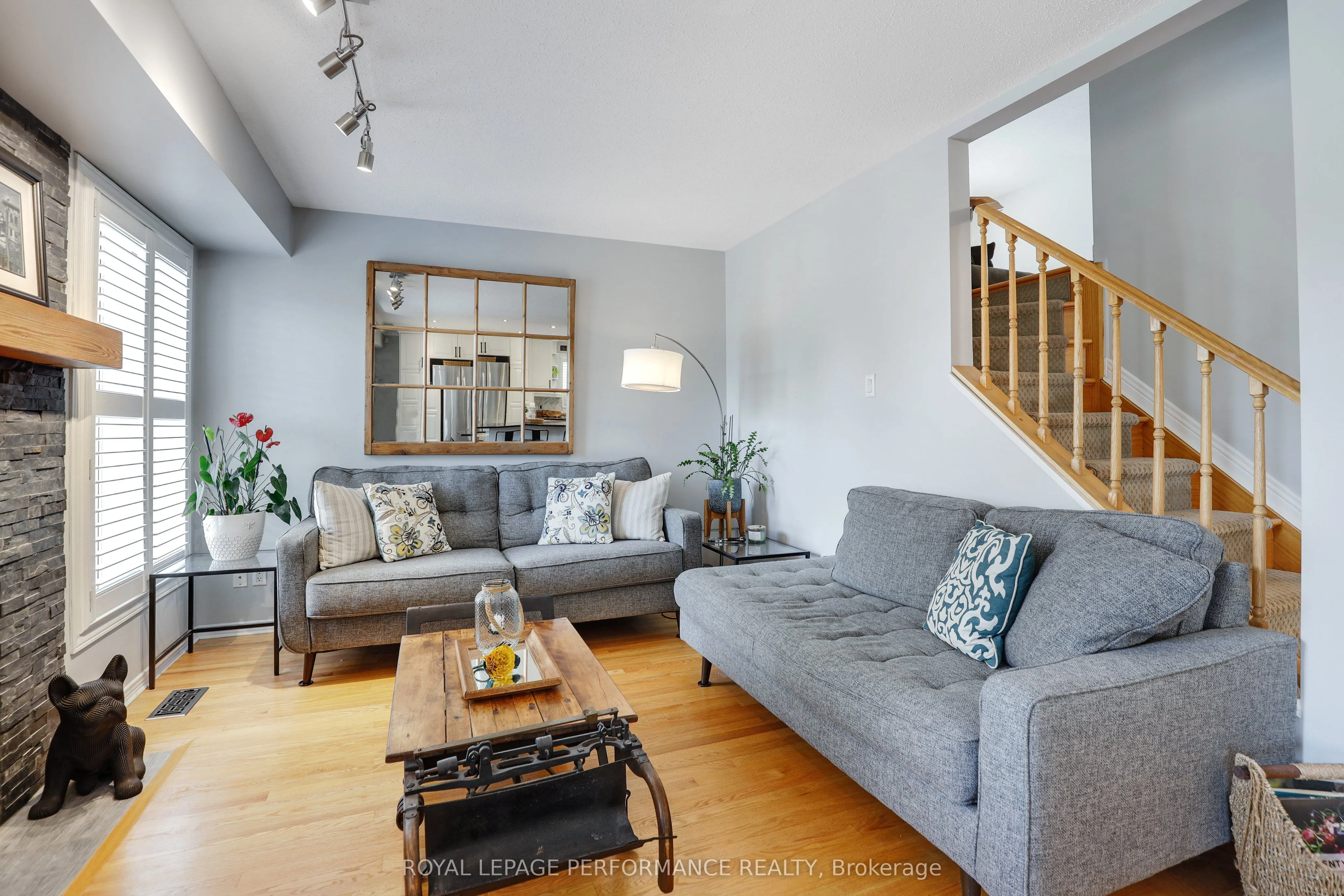 824 Covehead Crescent