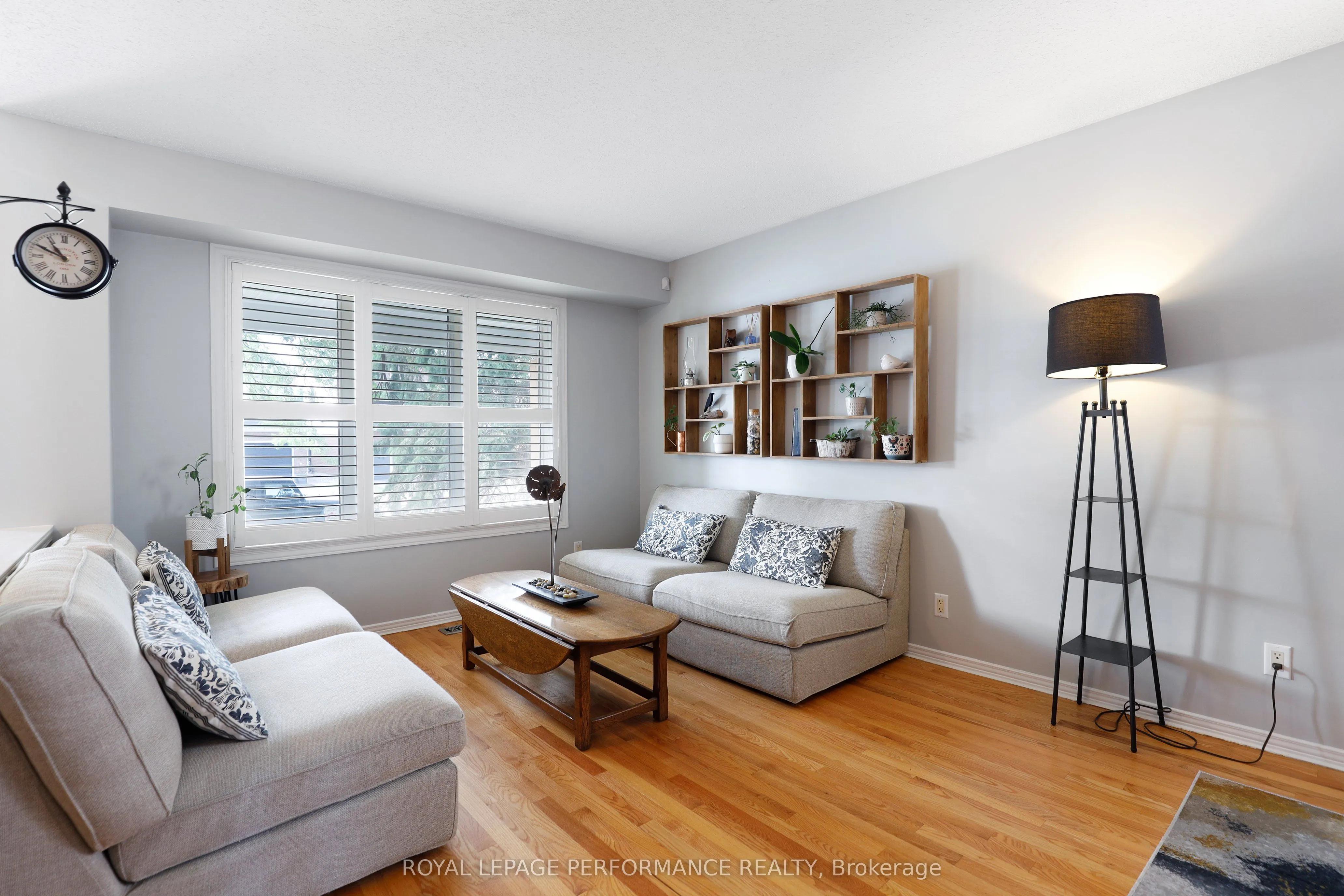 824 Covehead Crescent