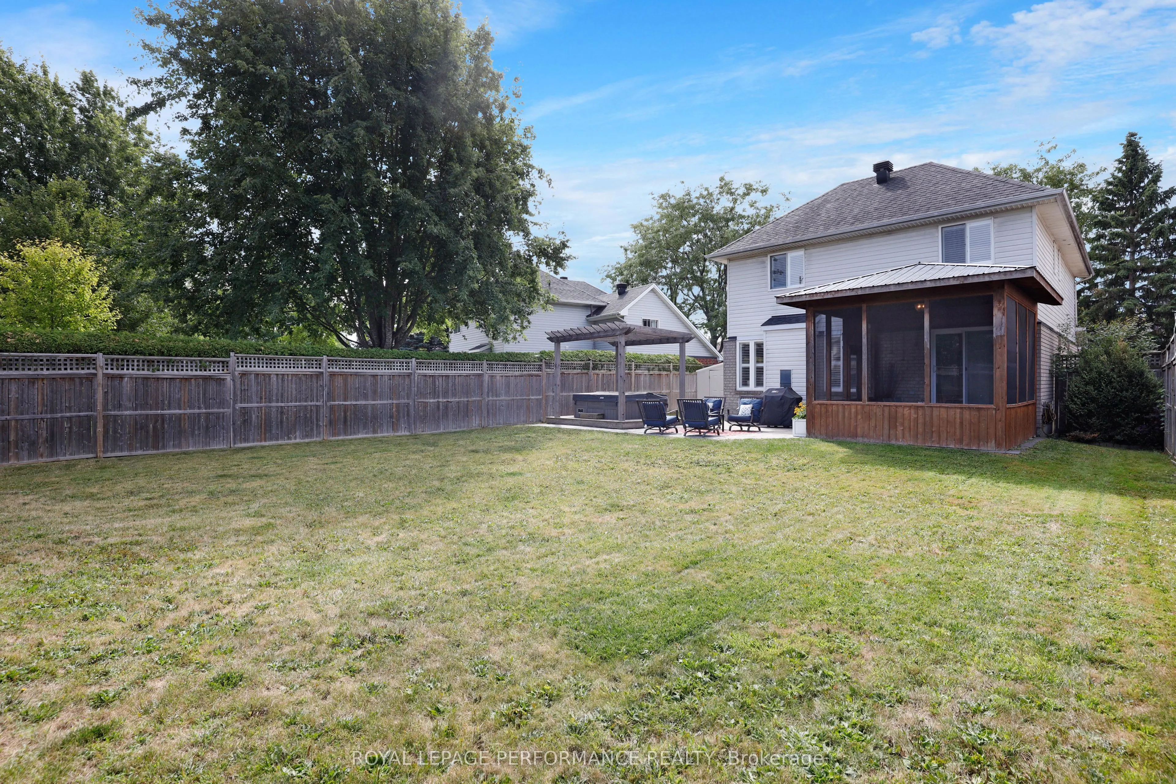 824 Covehead Crescent