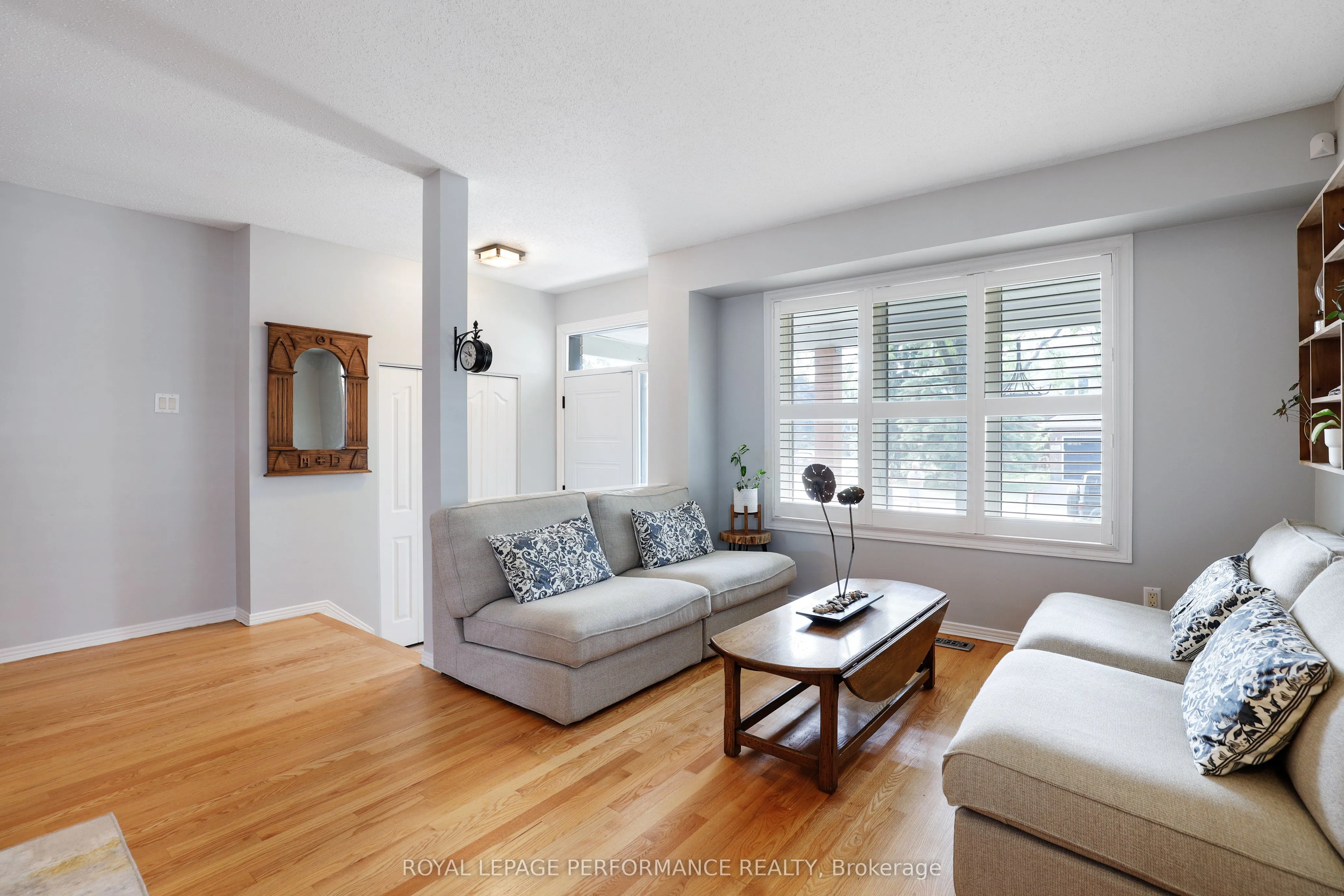 824 Covehead Crescent