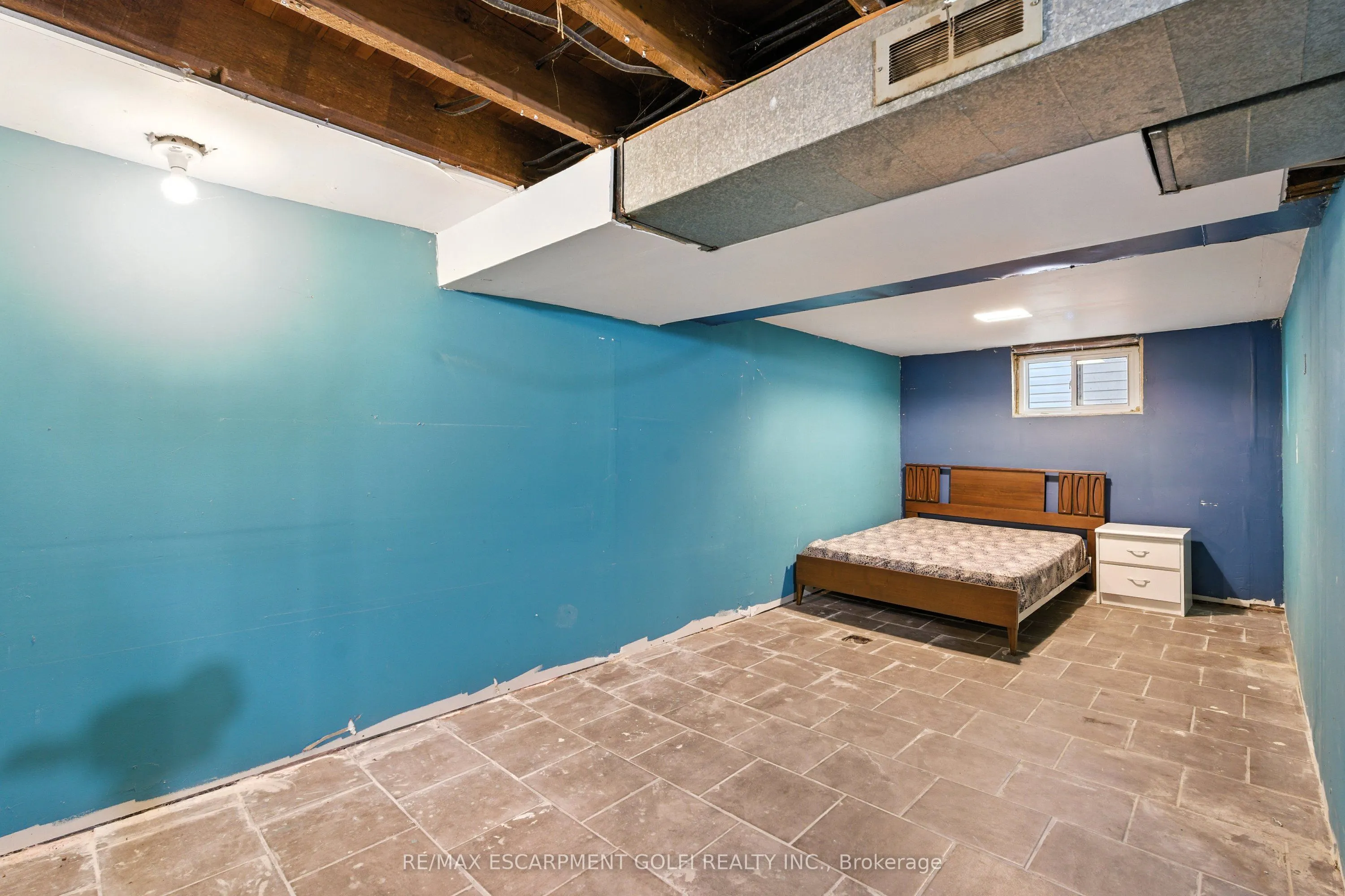1 Berryman Avenue