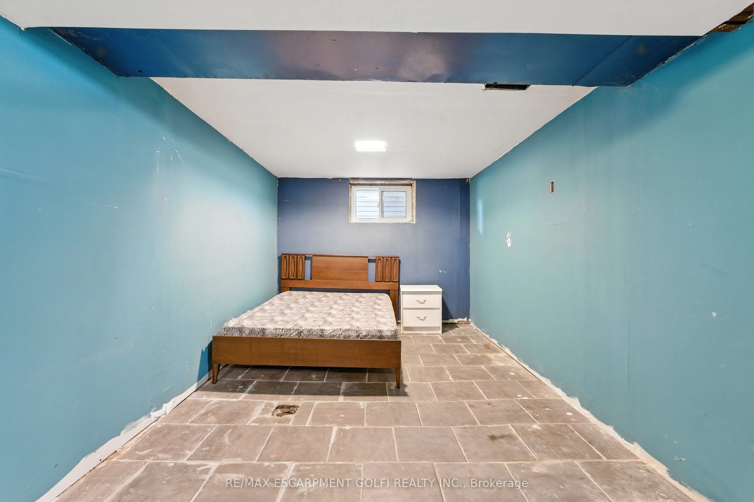 1 Berryman Avenue