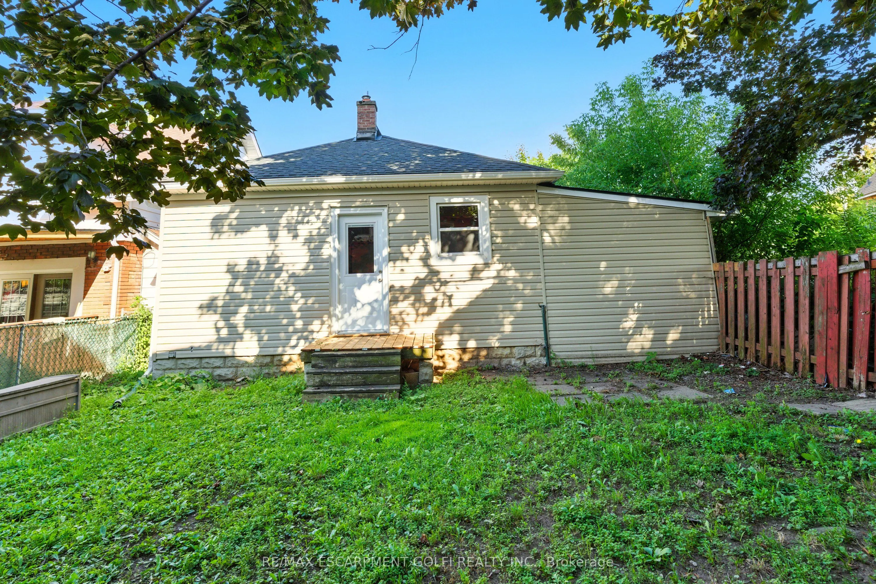 1 Berryman Avenue
