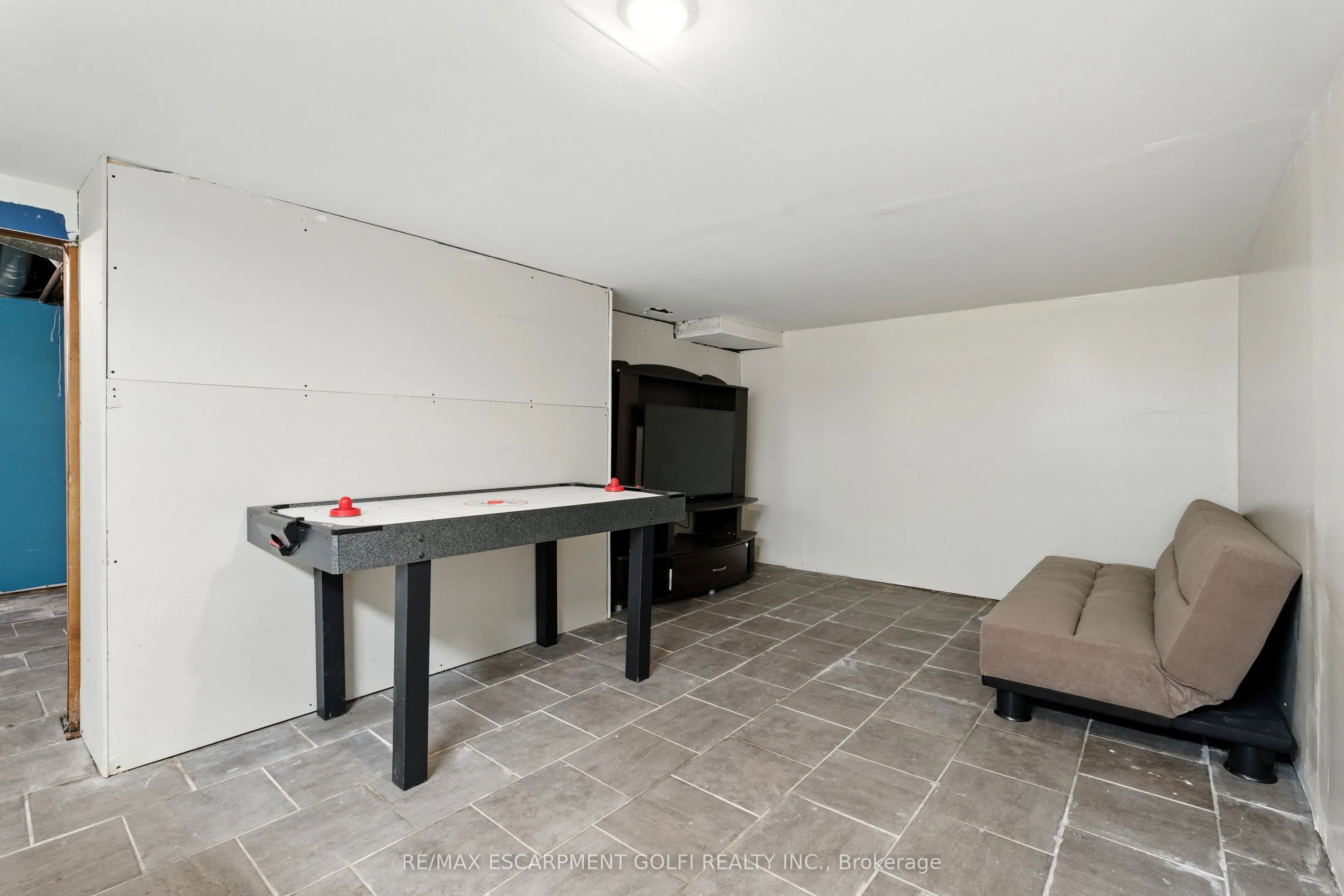 1 Berryman Avenue