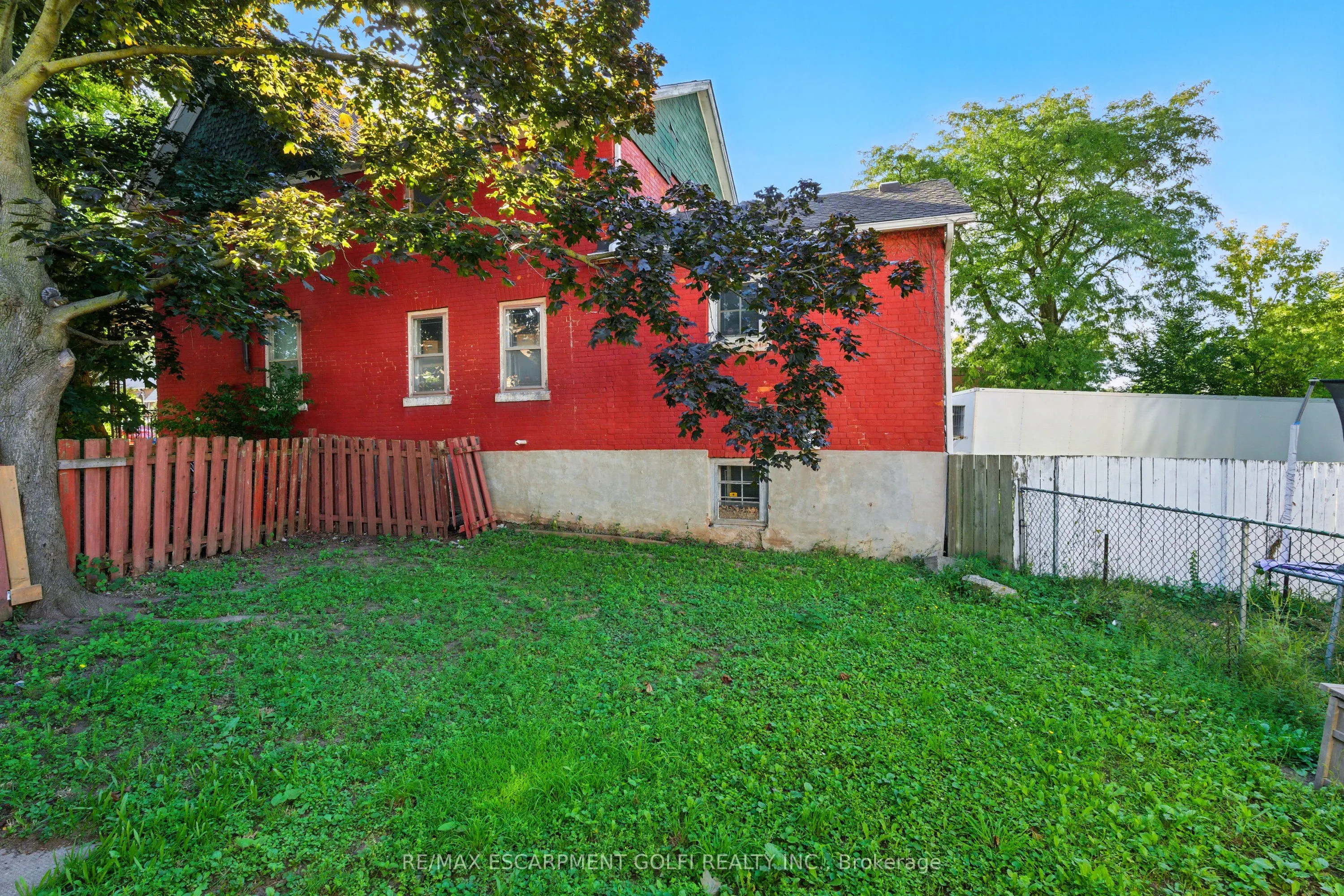 1 Berryman Avenue
