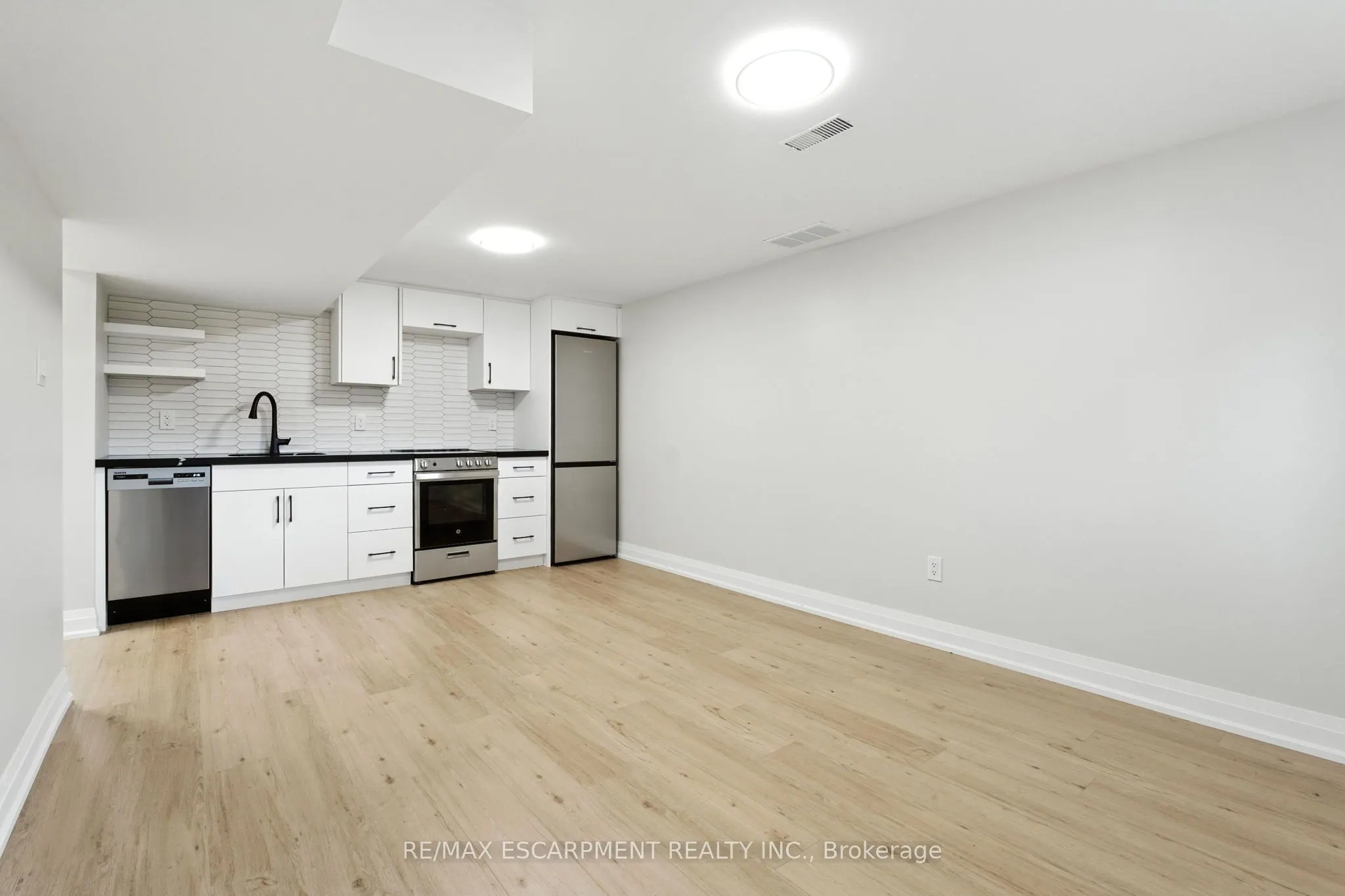 929 Upper Ottawa Street, #B