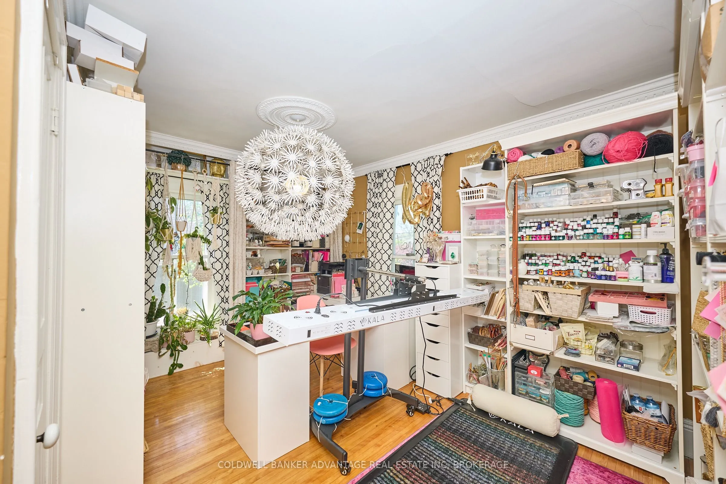 159 Merritt Street W