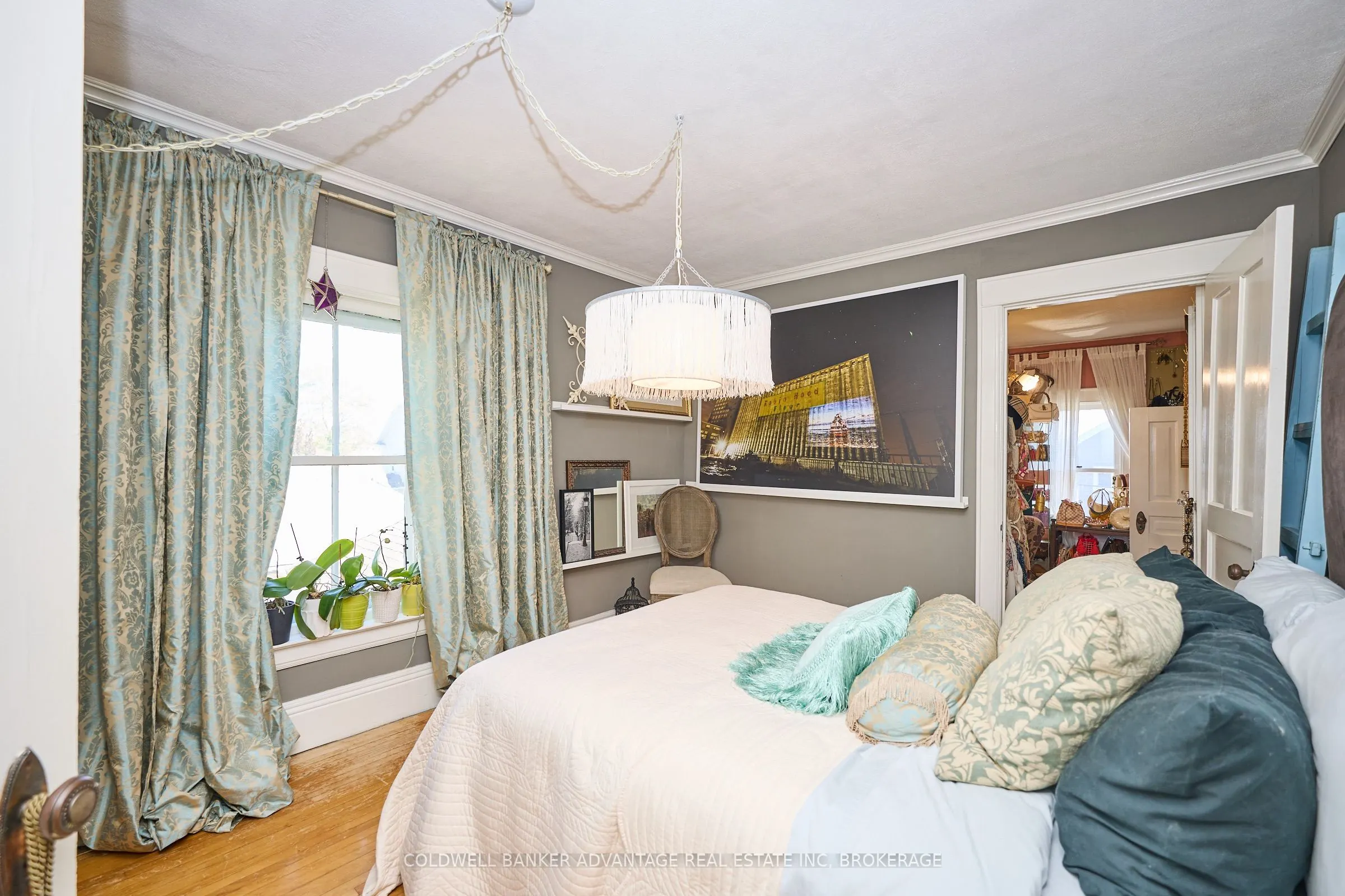 159 Merritt Street W