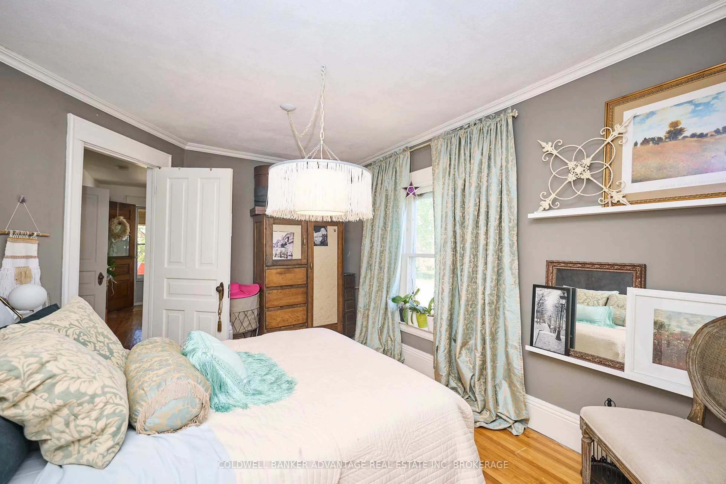 159 Merritt Street W