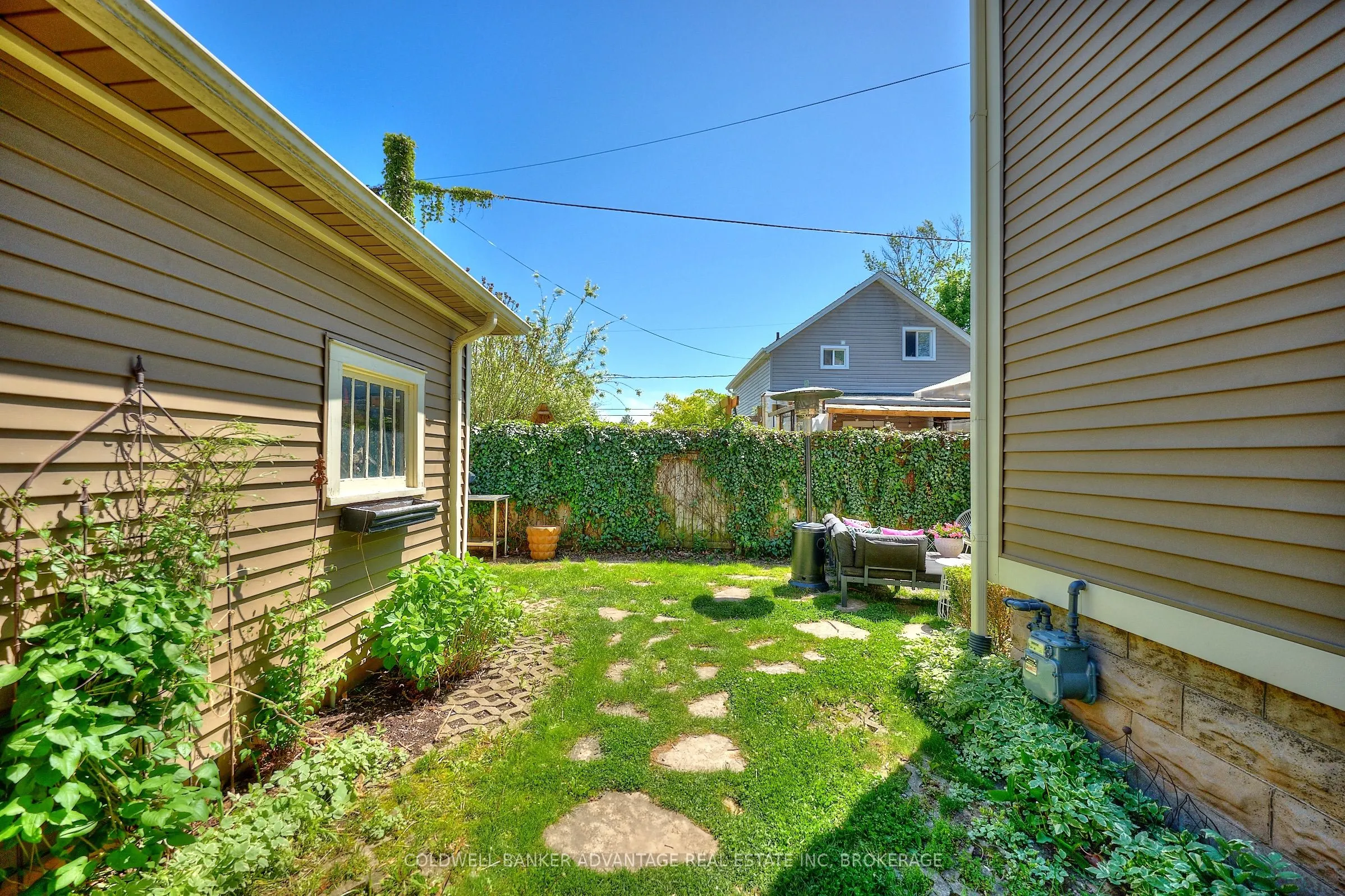 159 Merritt Street W