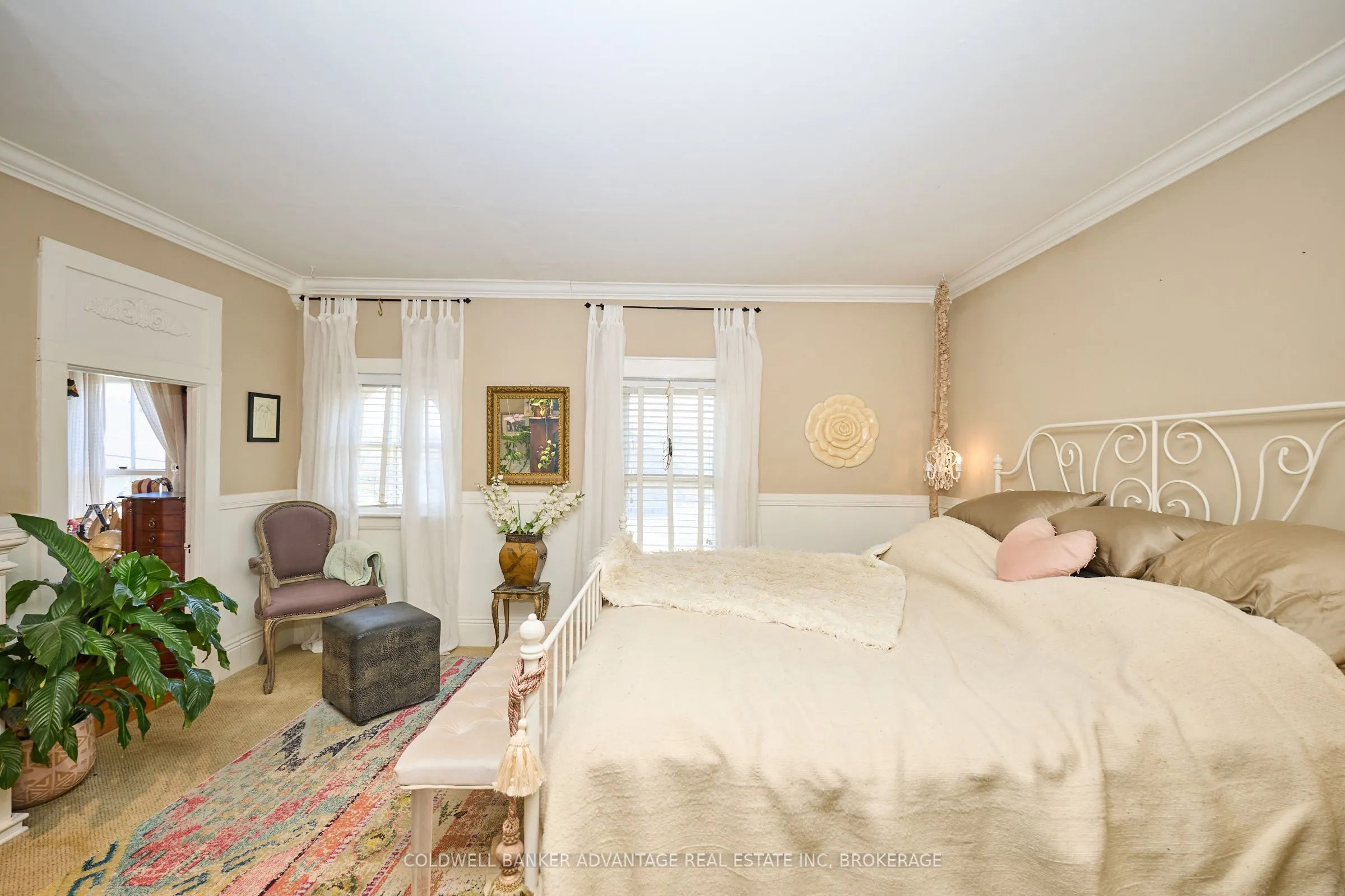 159 Merritt Street W