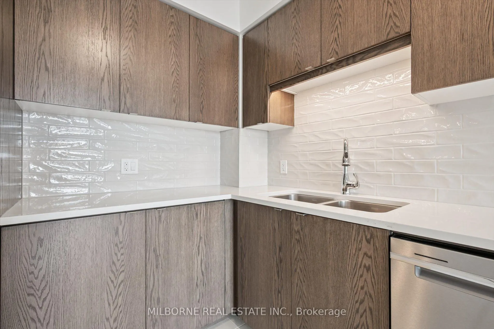 93 Arthur Street S, #503