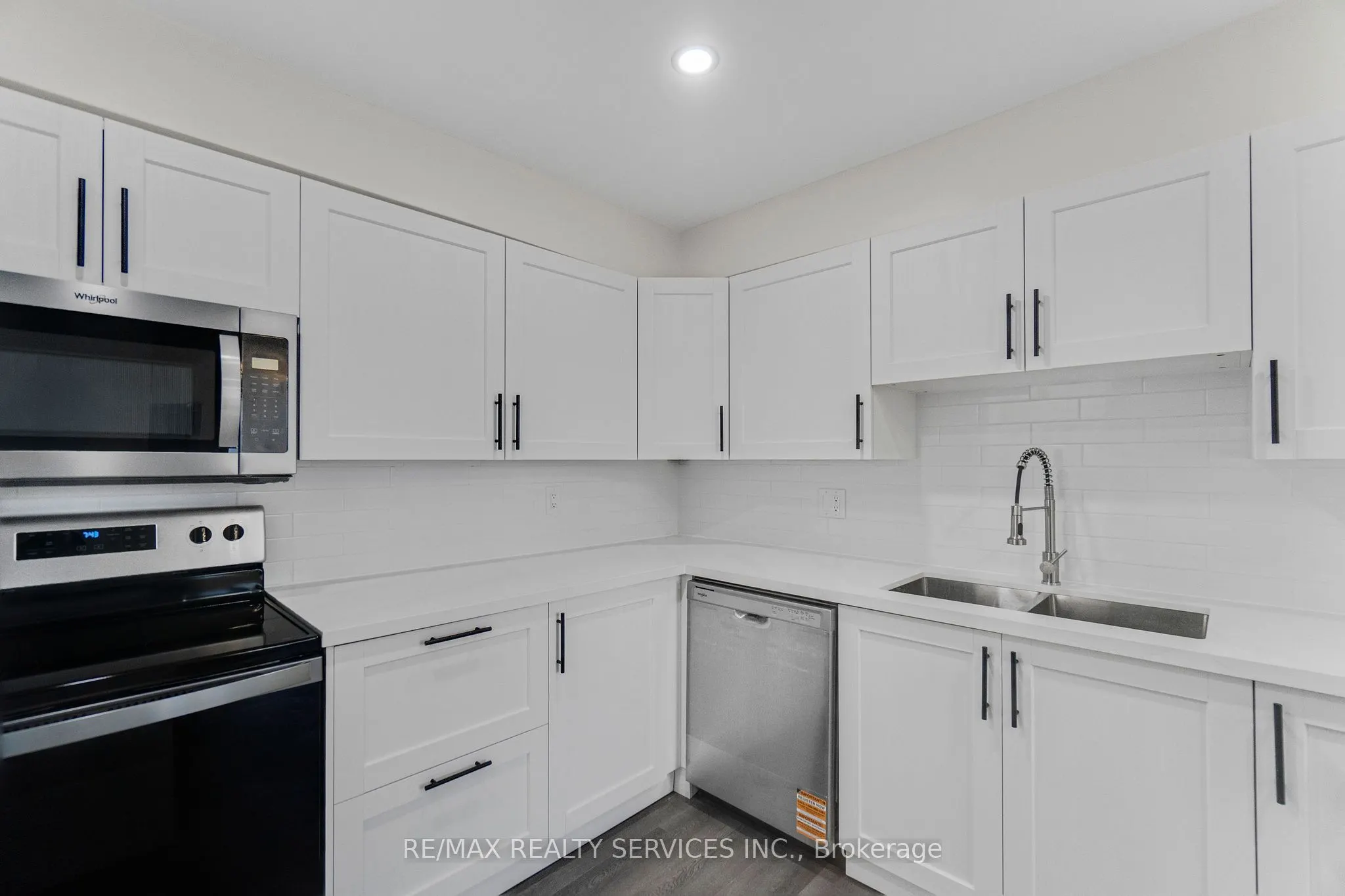 4218 Portage Road, #202