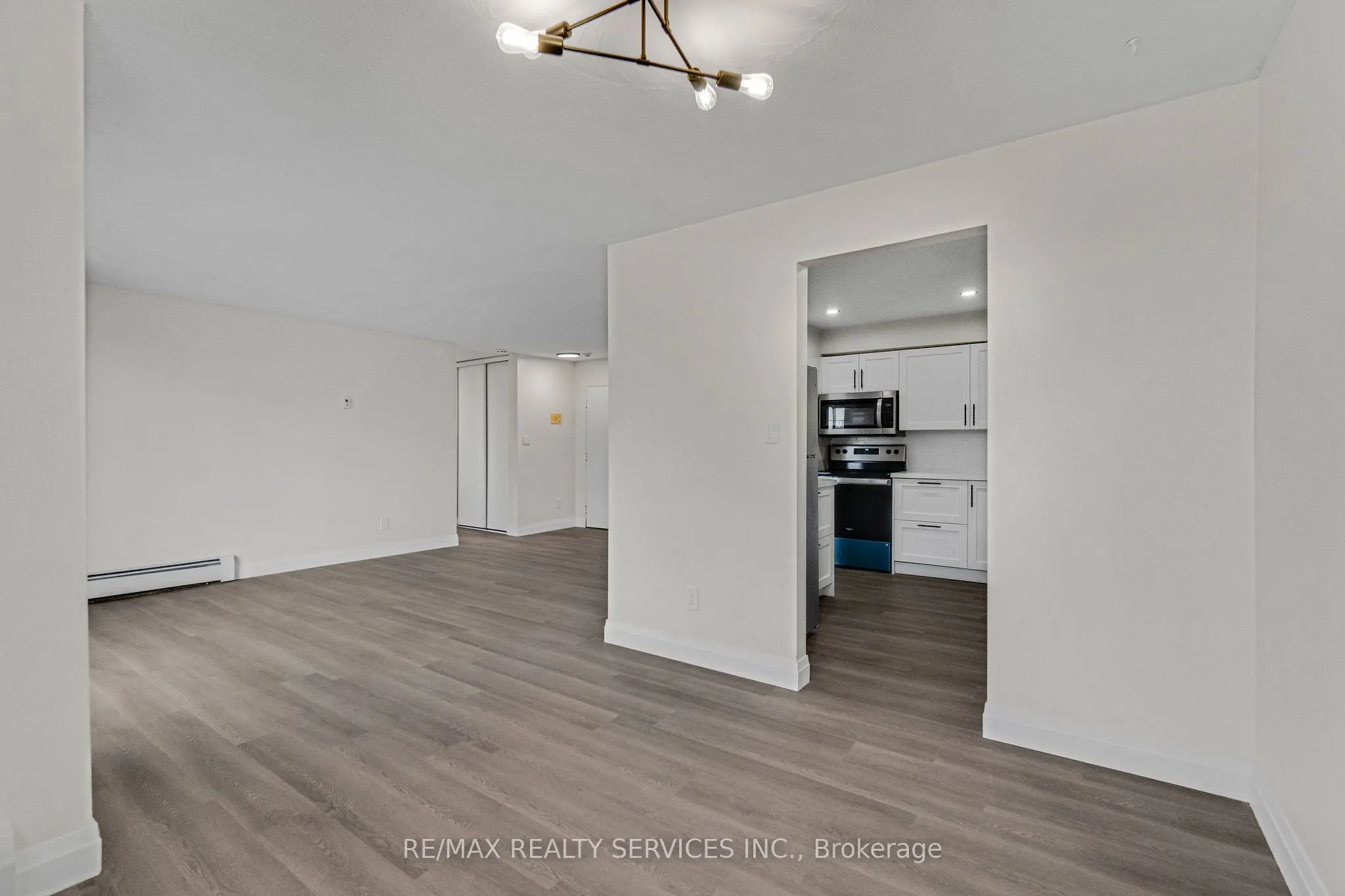 4218 Portage Road, #202