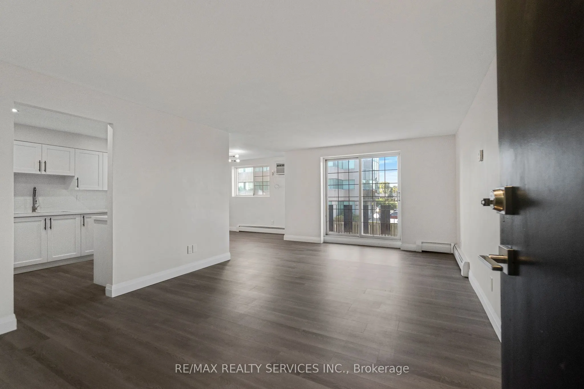 4218 Portage Road, #202
