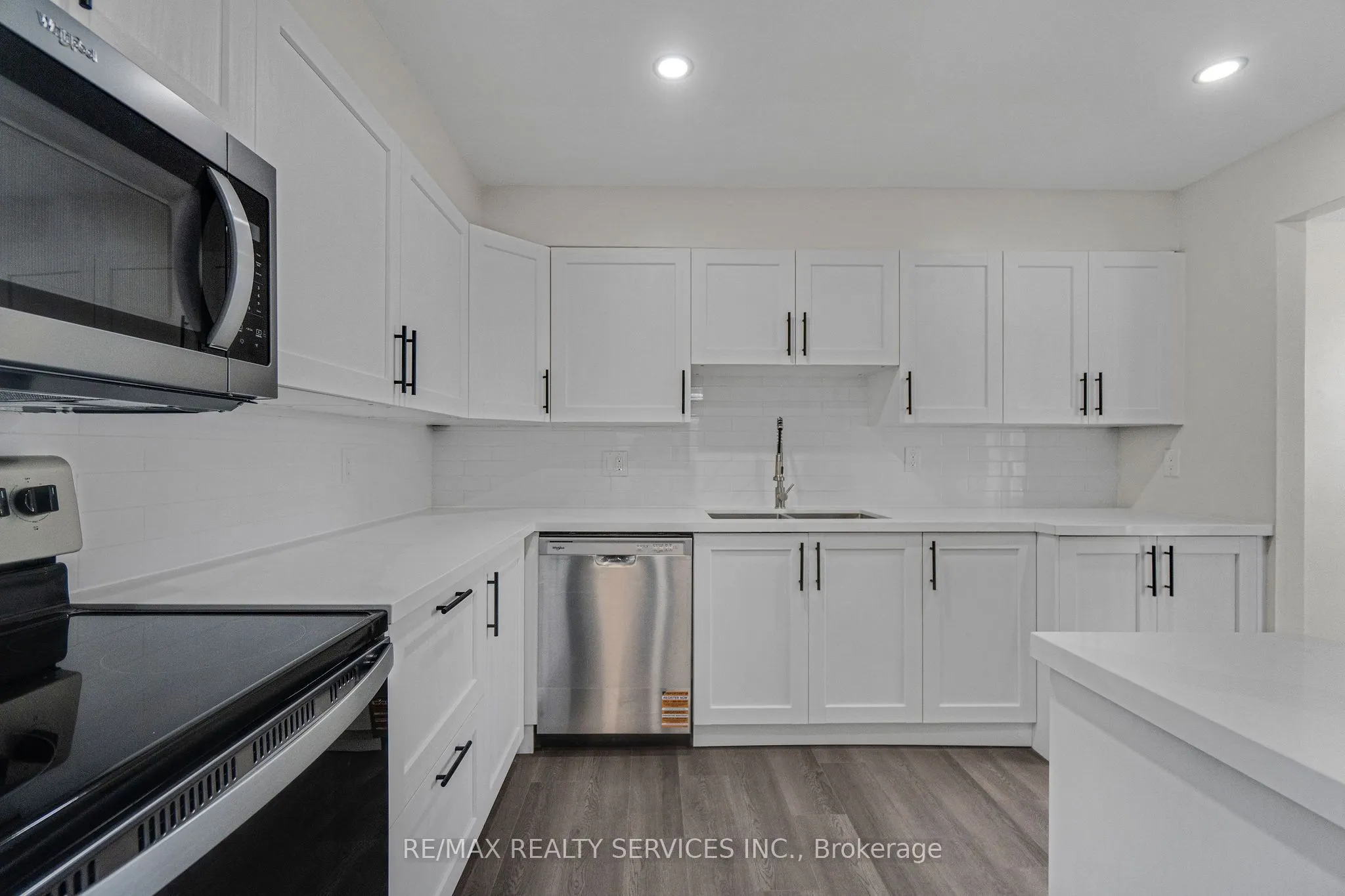 4218 Portage Road, #202