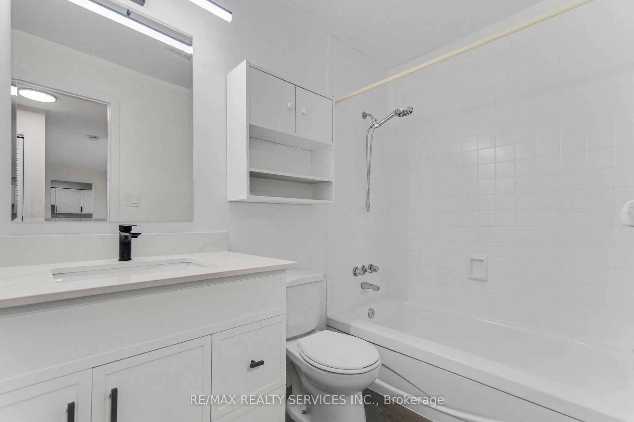 4218 Portage Road, #202