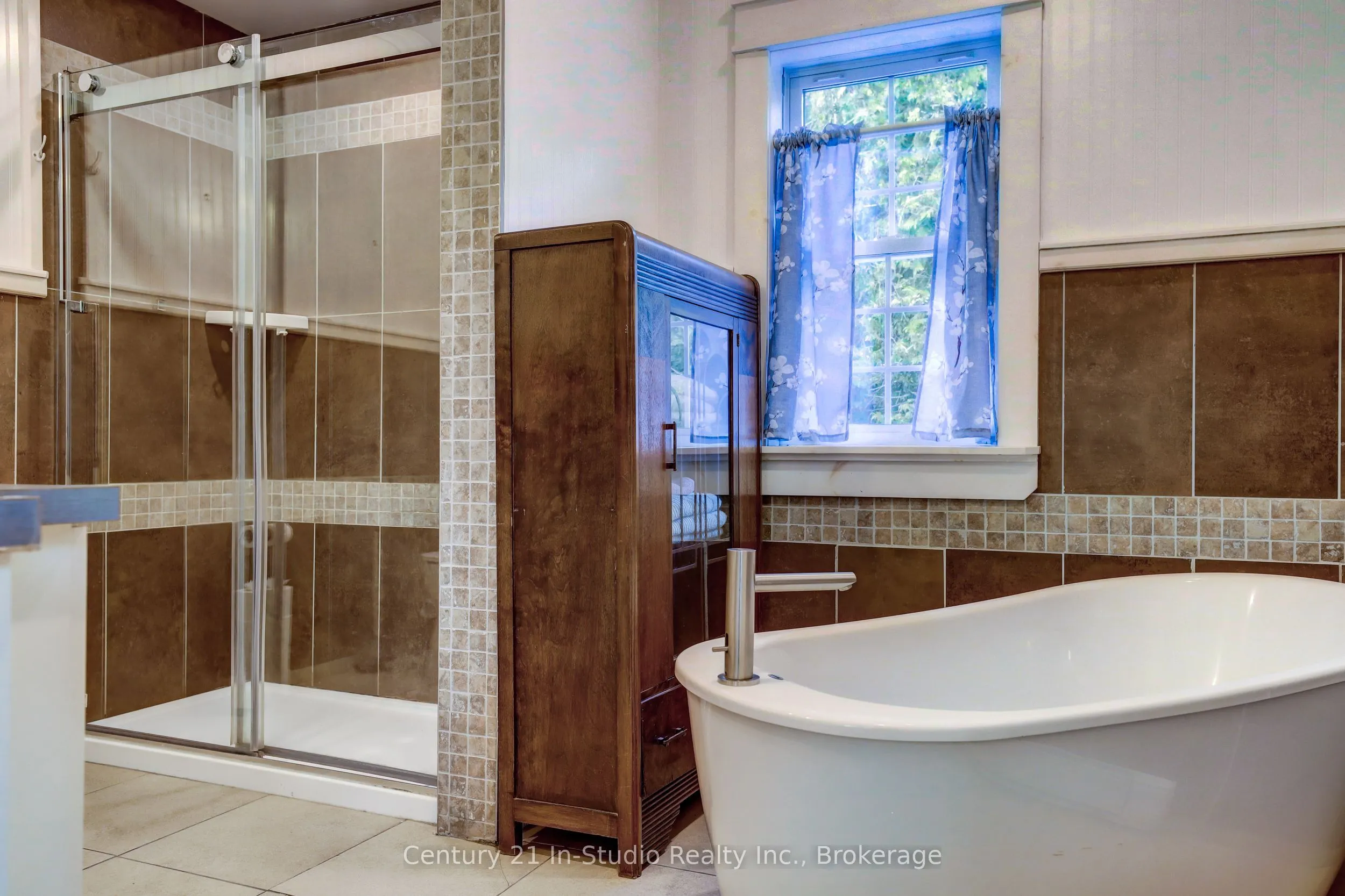 25 Maple Golf Crescent