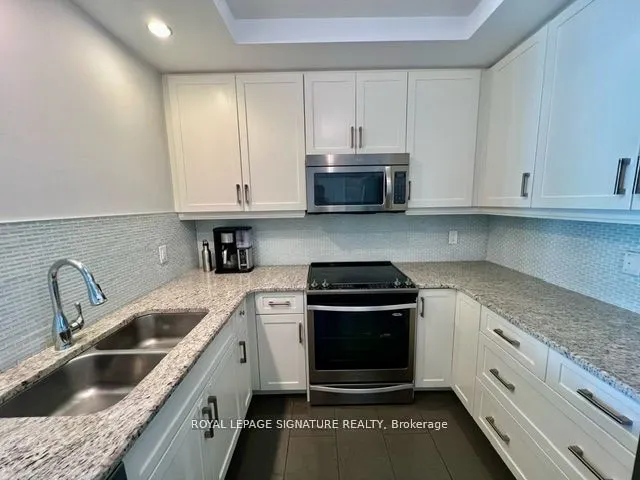 150 Wellington Street E, #503