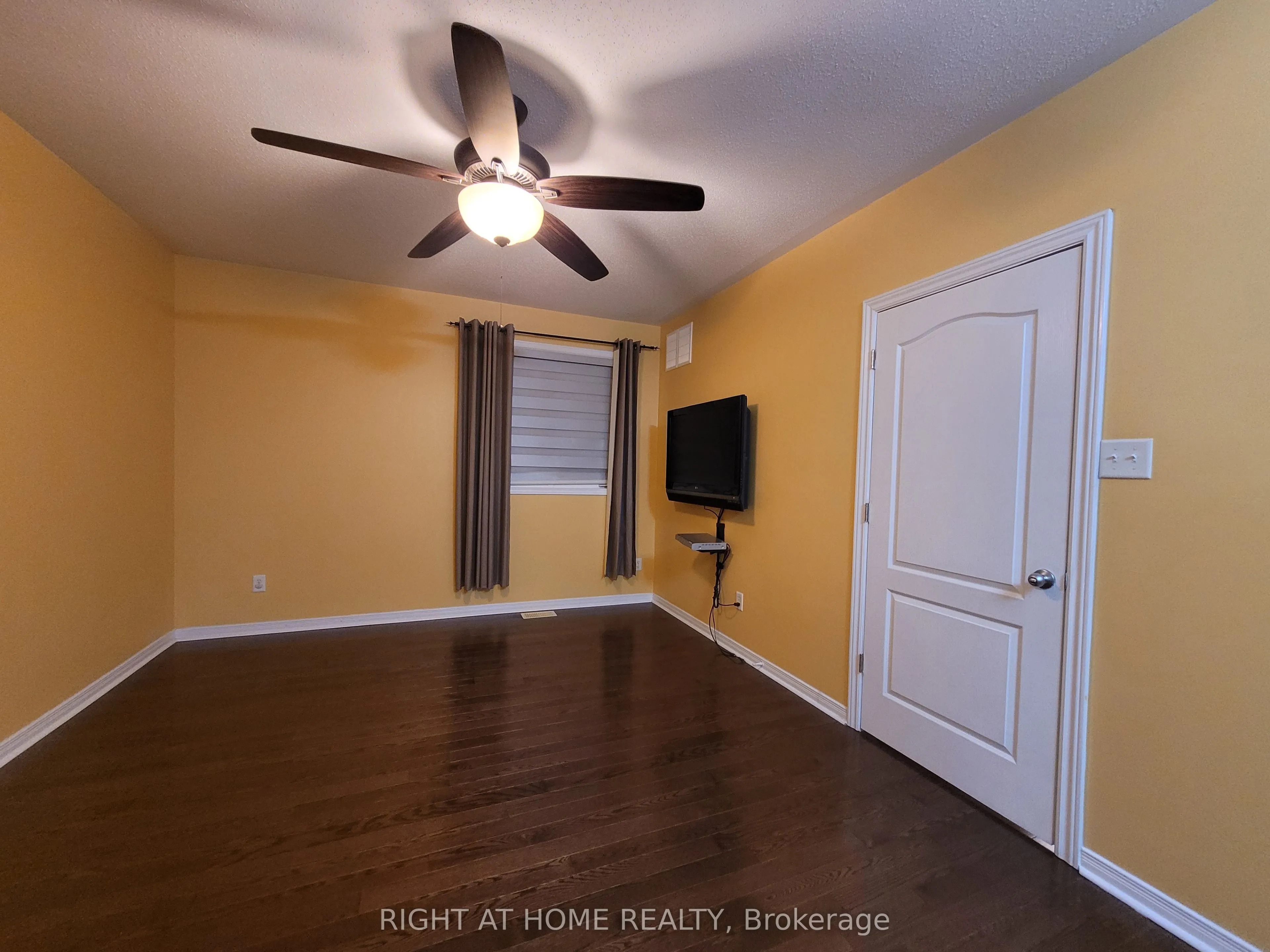 239 Highpointe Crescent