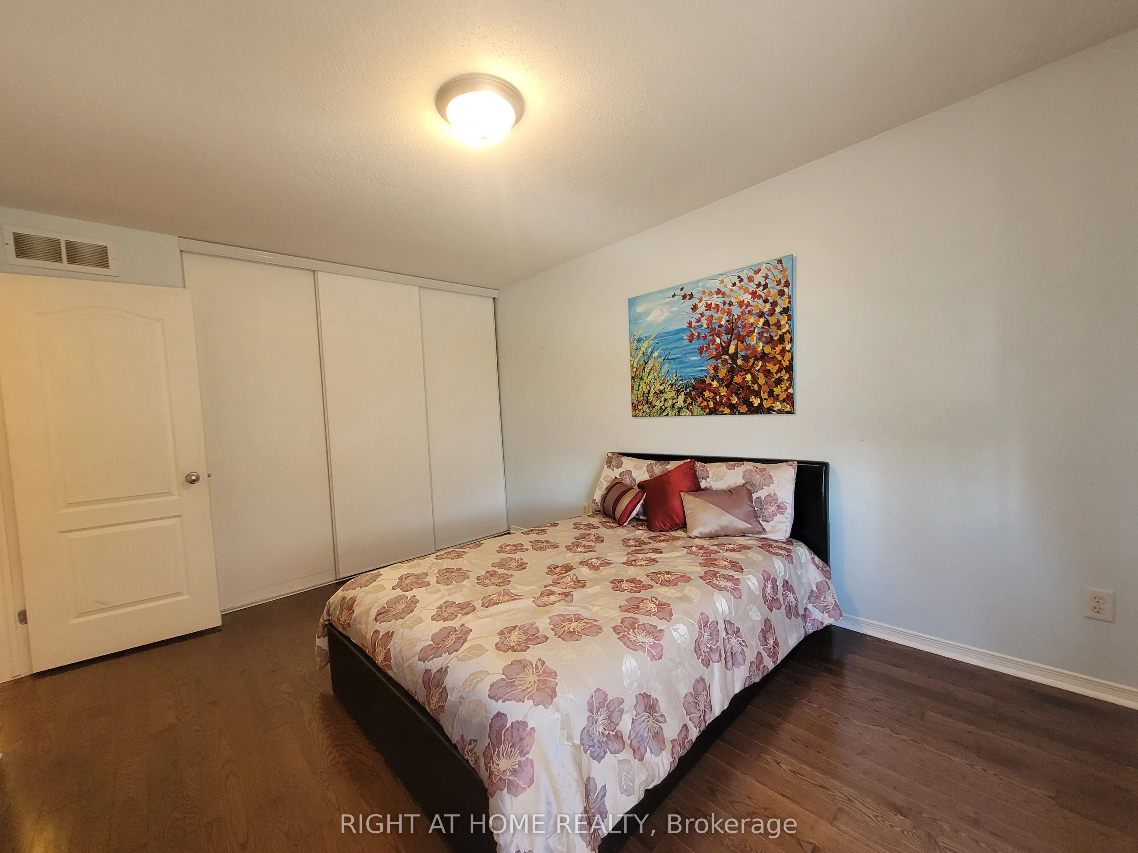 239 Highpointe Crescent
