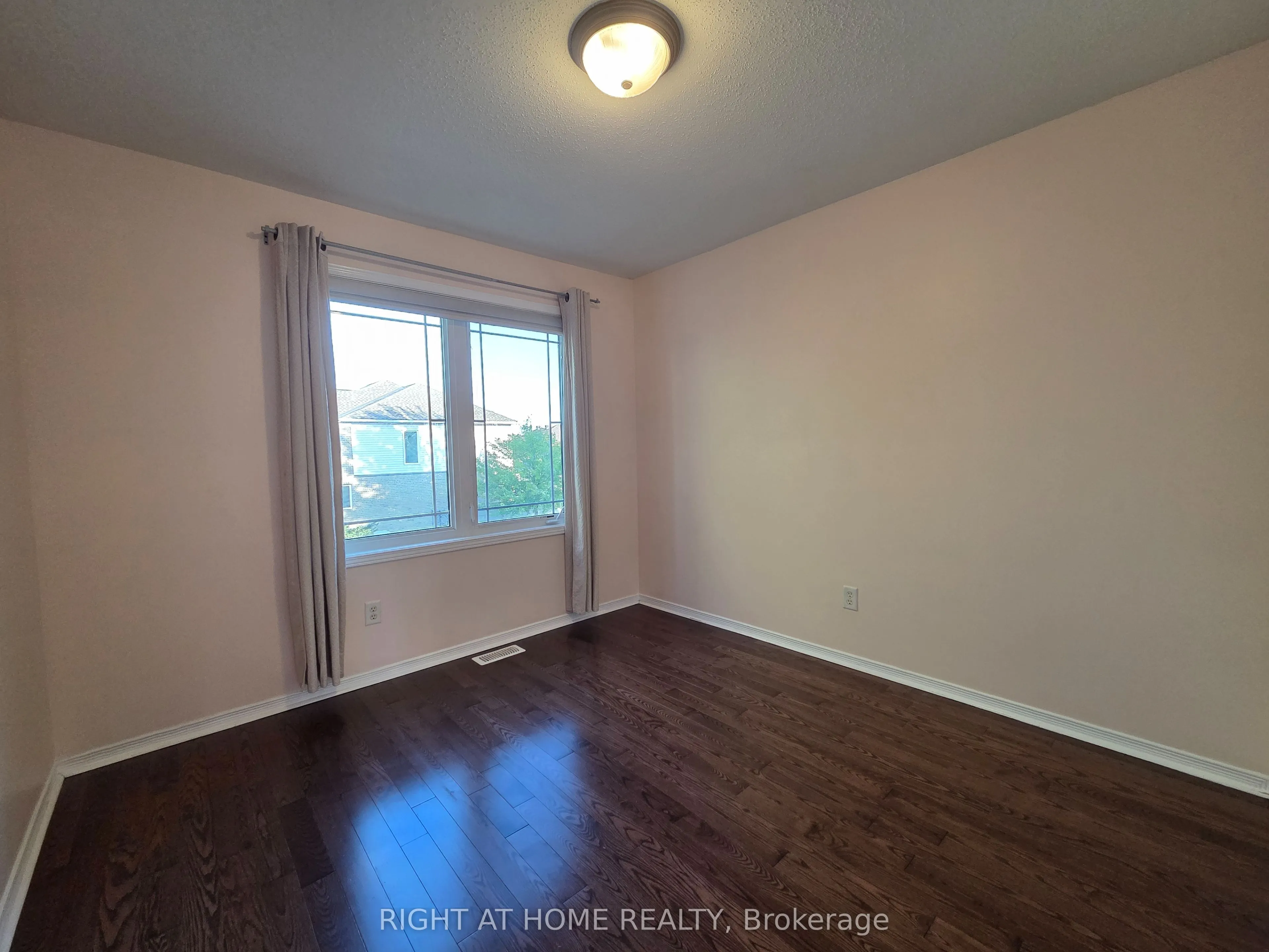 239 Highpointe Crescent