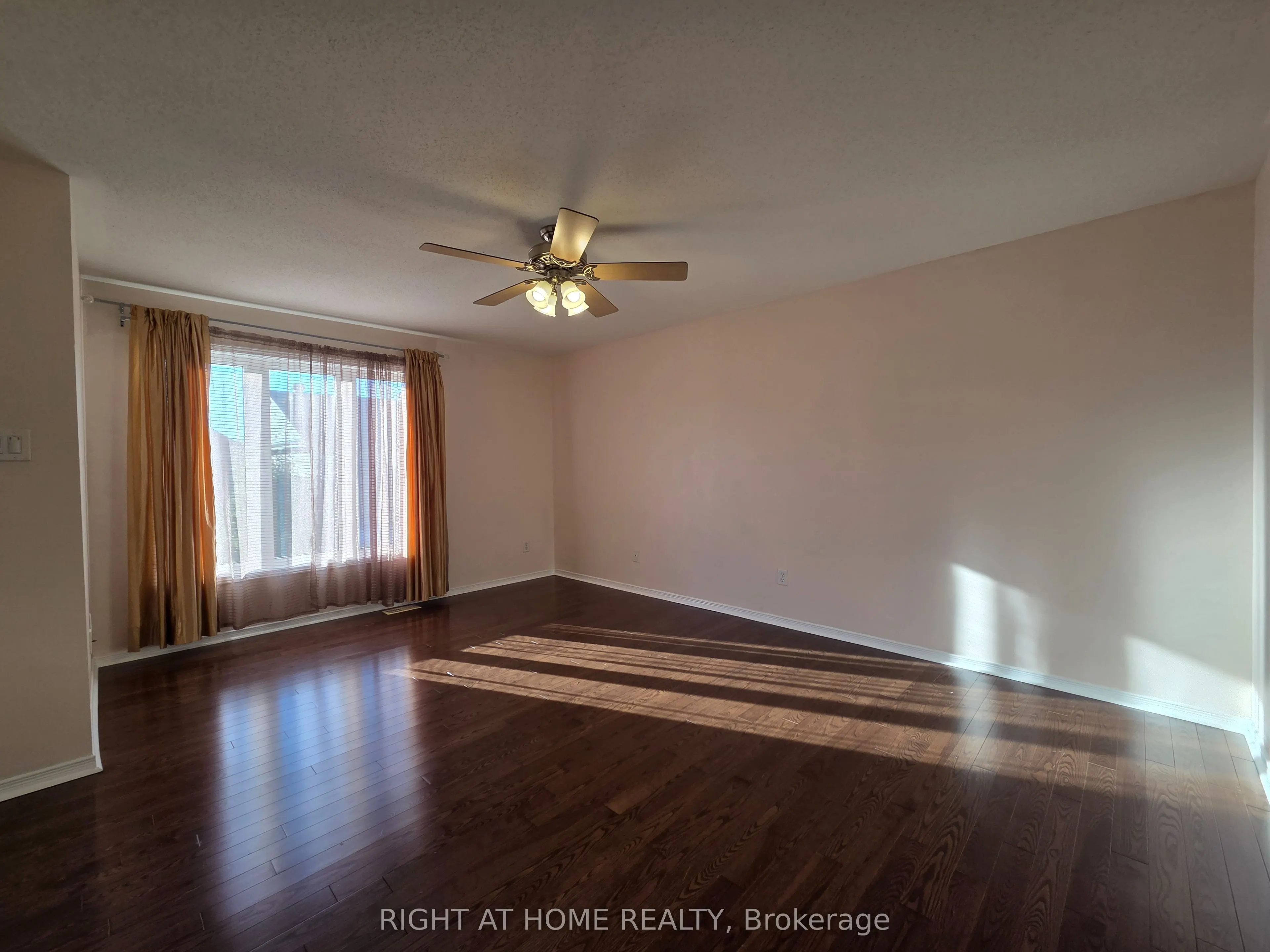 239 Highpointe Crescent