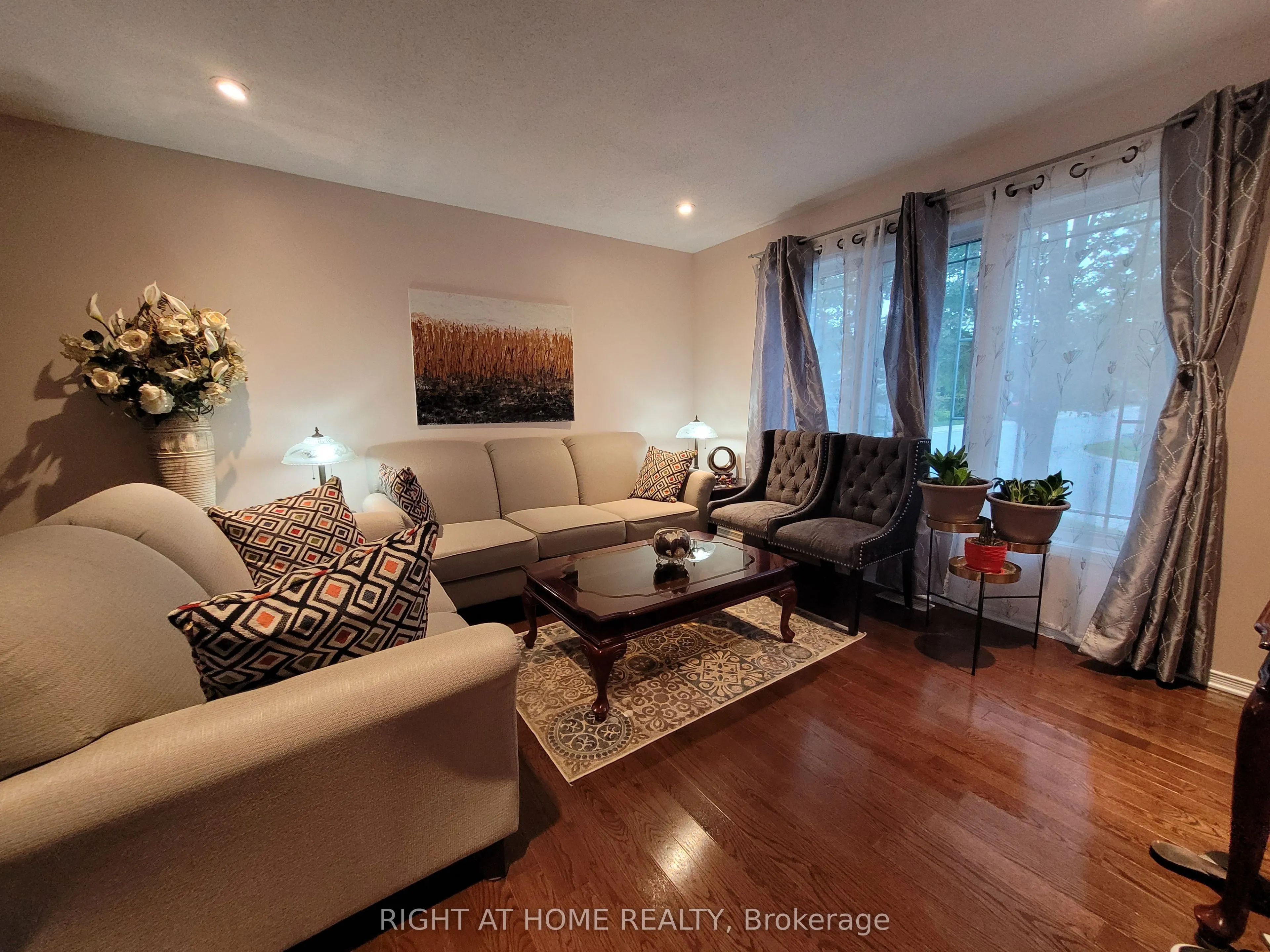 239 Highpointe Crescent