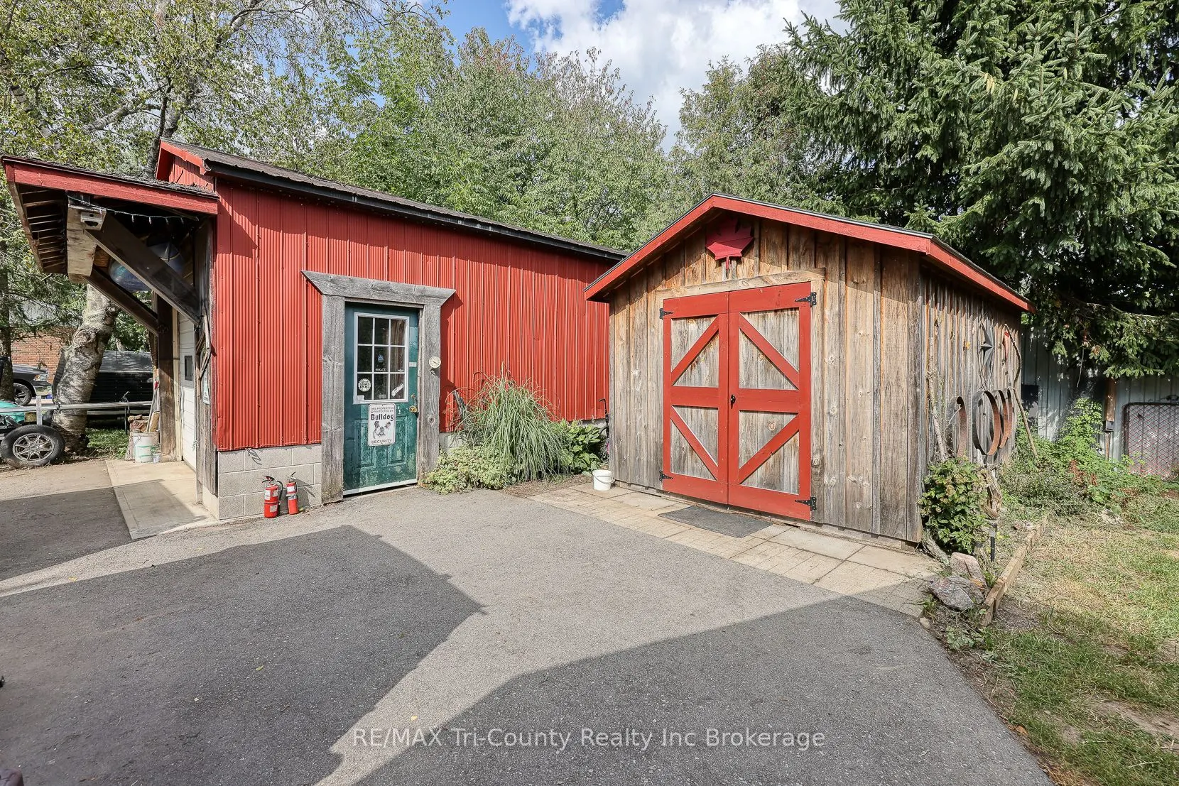 15 Peggy Avenue