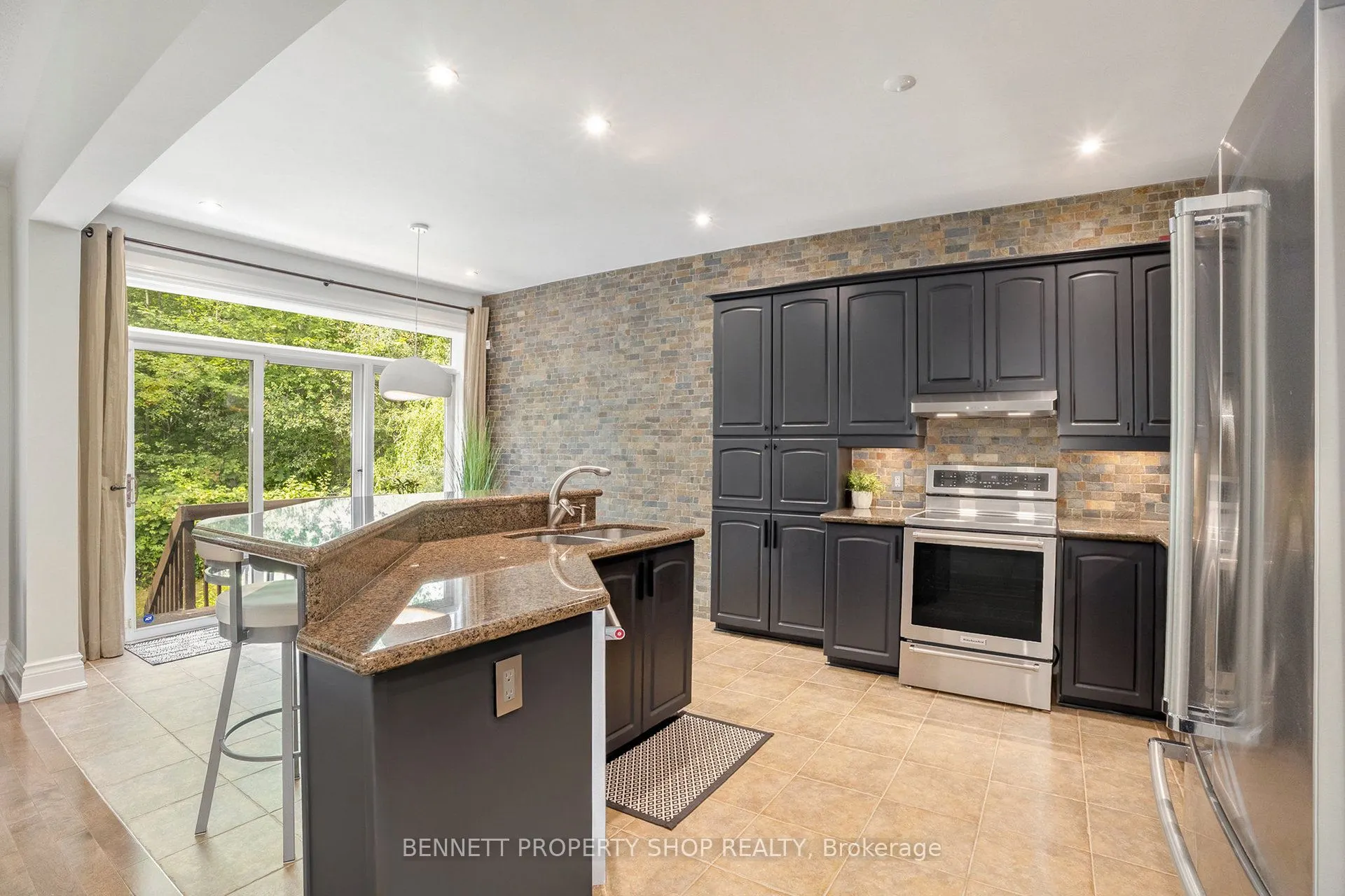5885 Gladewoods Place