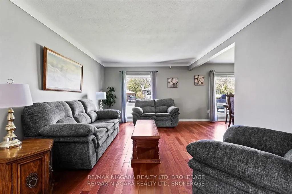 36 BENDINGROAD Crescent