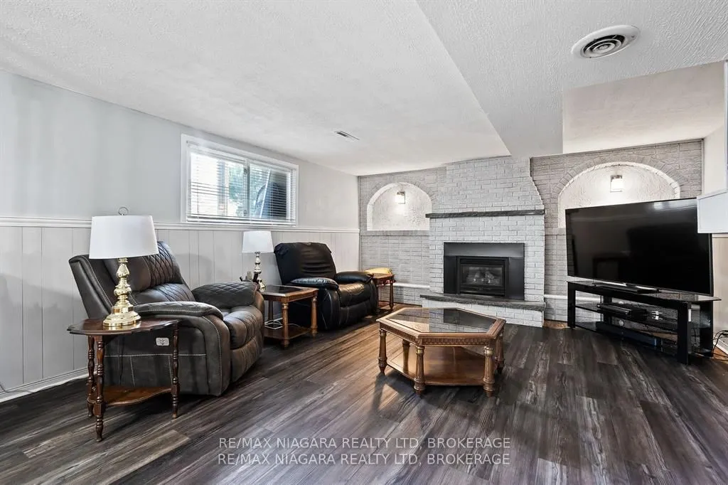36 BENDINGROAD Crescent