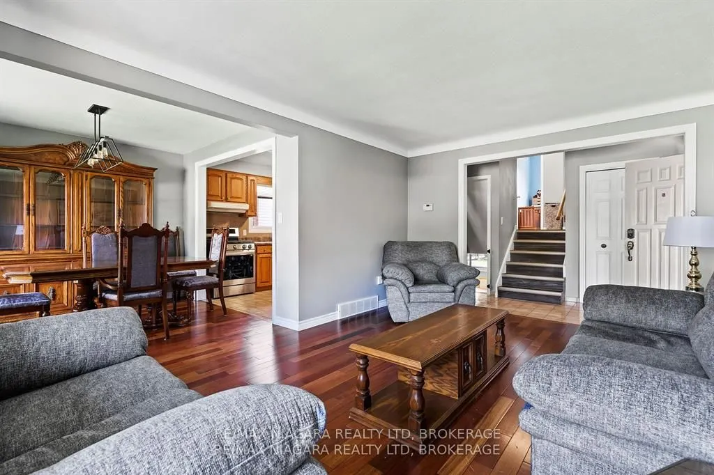 36 BENDINGROAD Crescent
