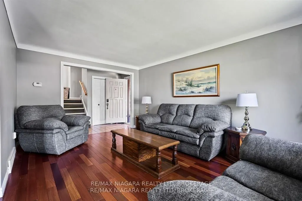 36 BENDINGROAD Crescent