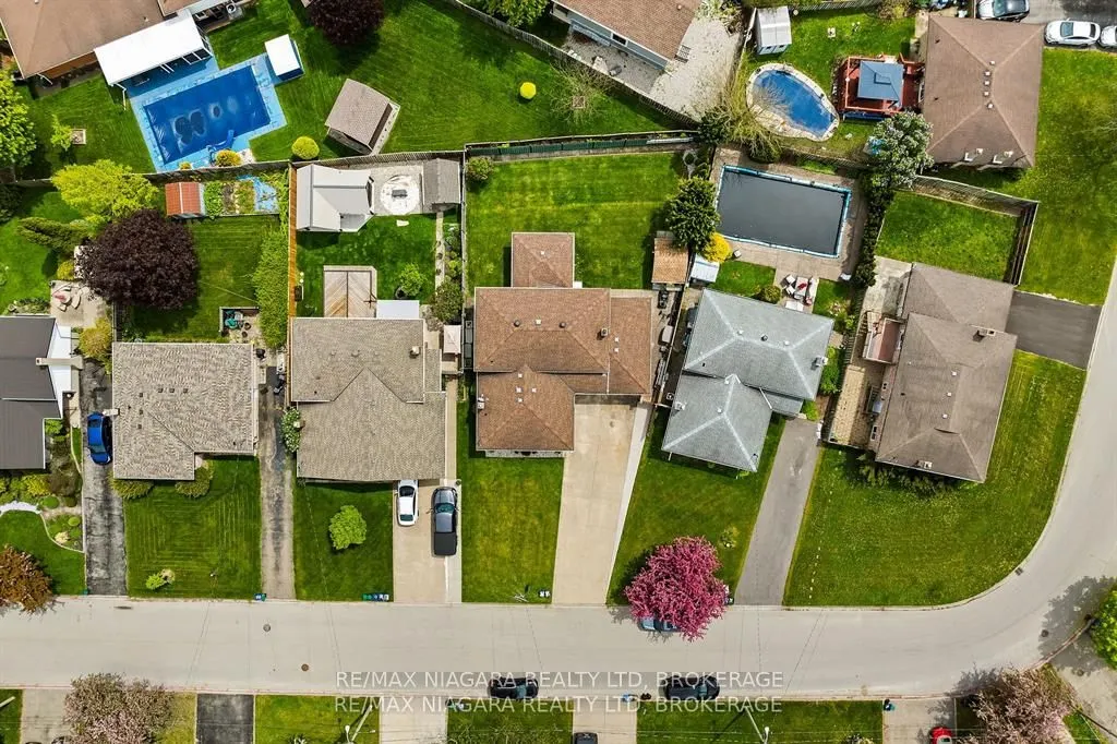 36 BENDINGROAD Crescent