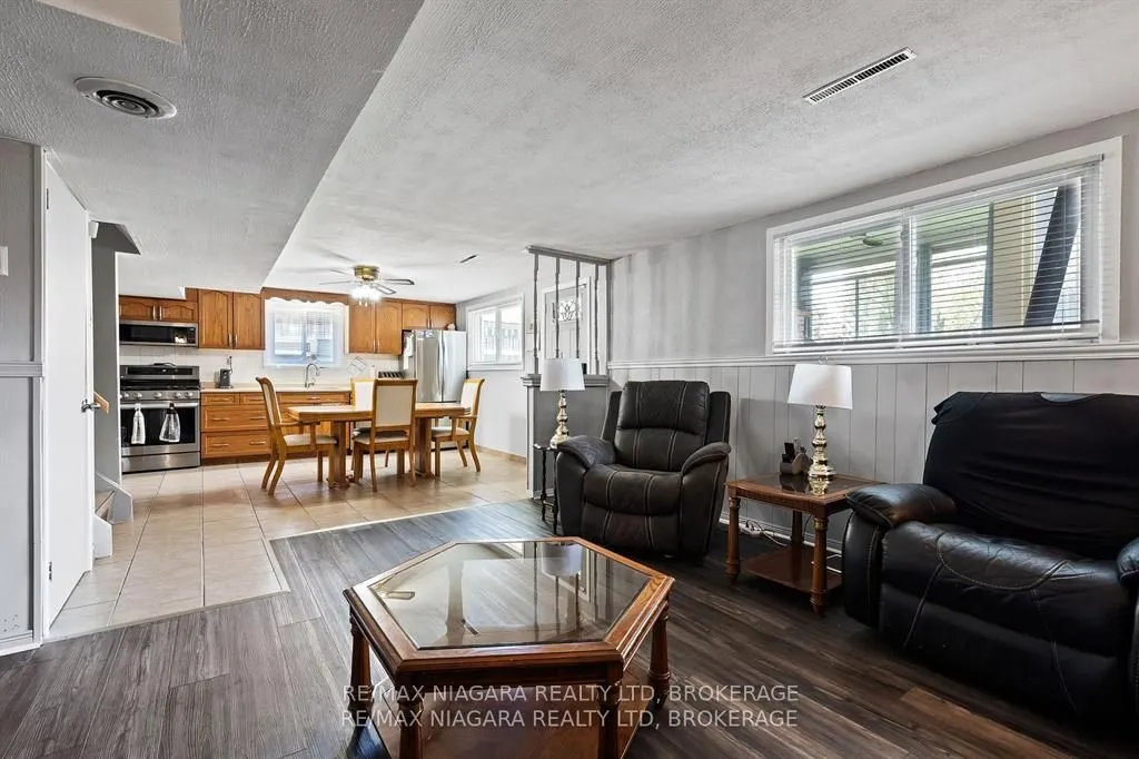 36 BENDINGROAD Crescent