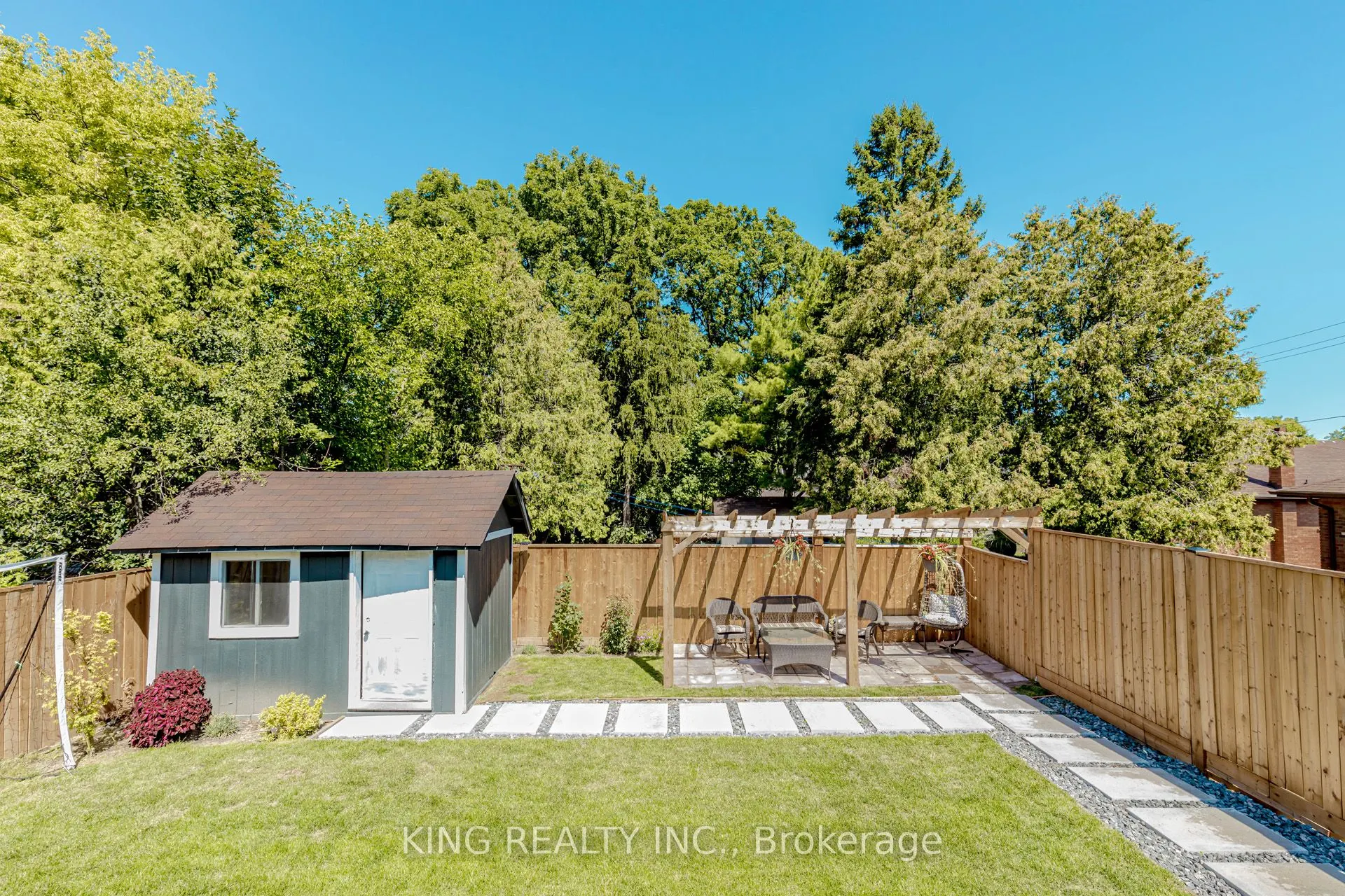 28 AINSLIE Avenue