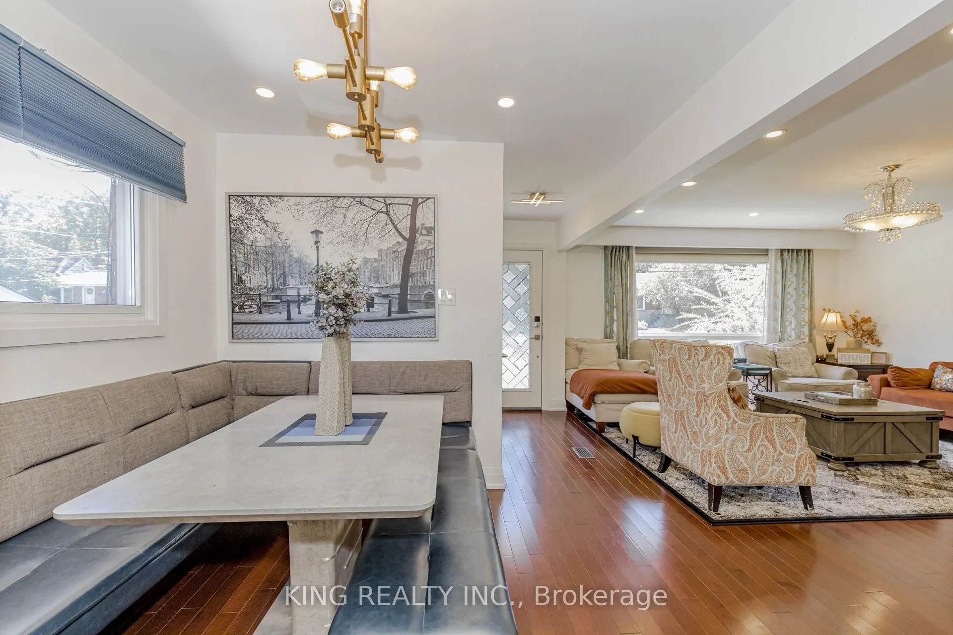 28 AINSLIE Avenue