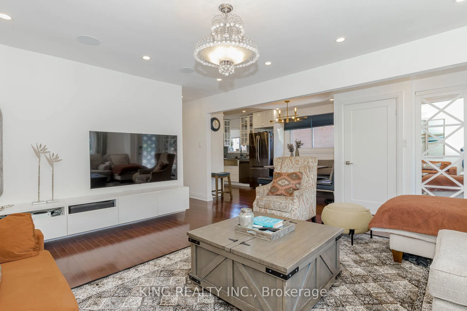 28 AINSLIE Avenue