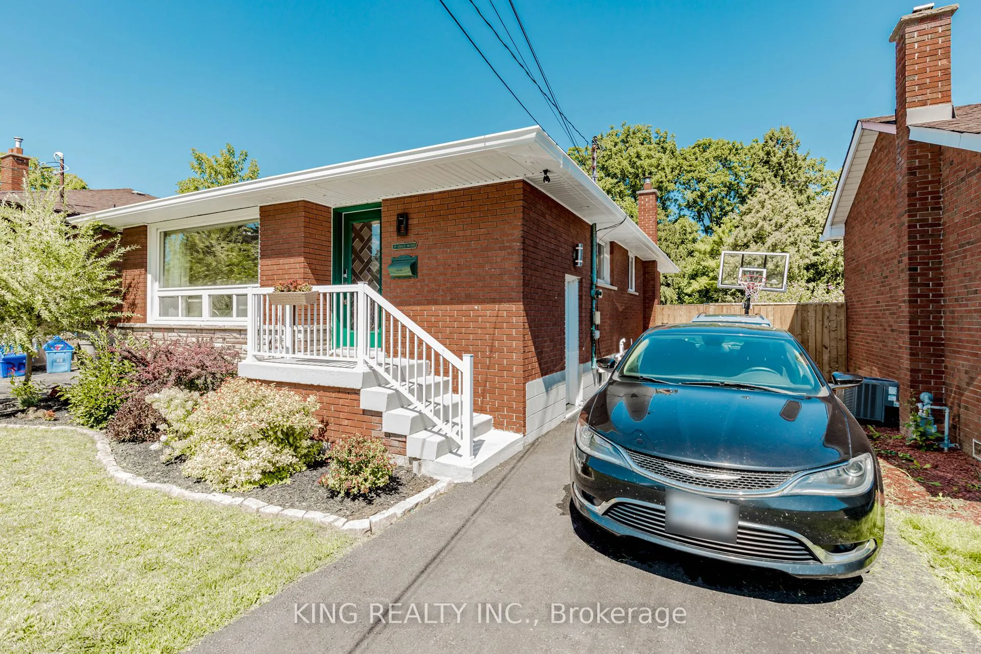 28 AINSLIE Avenue