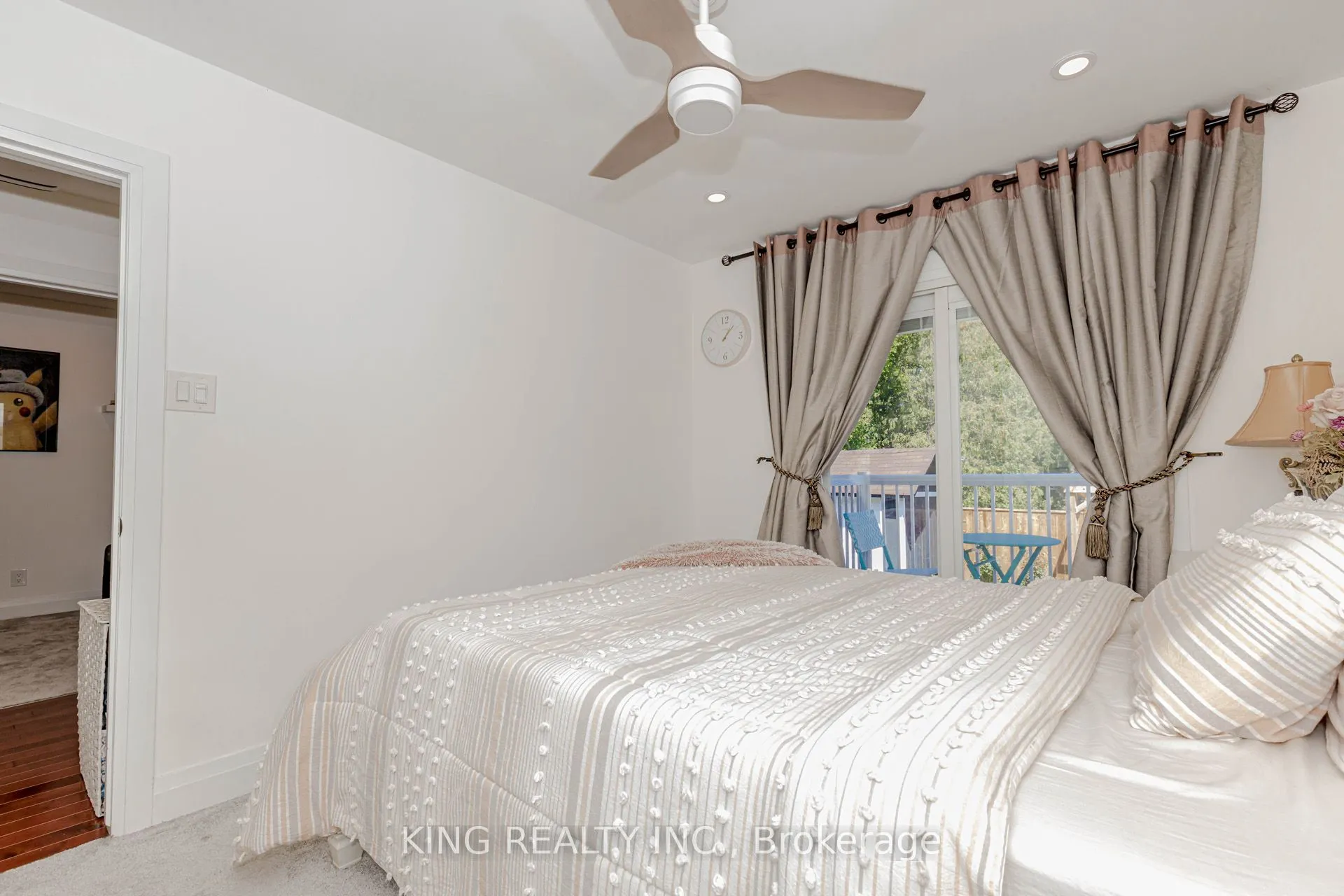 28 AINSLIE Avenue