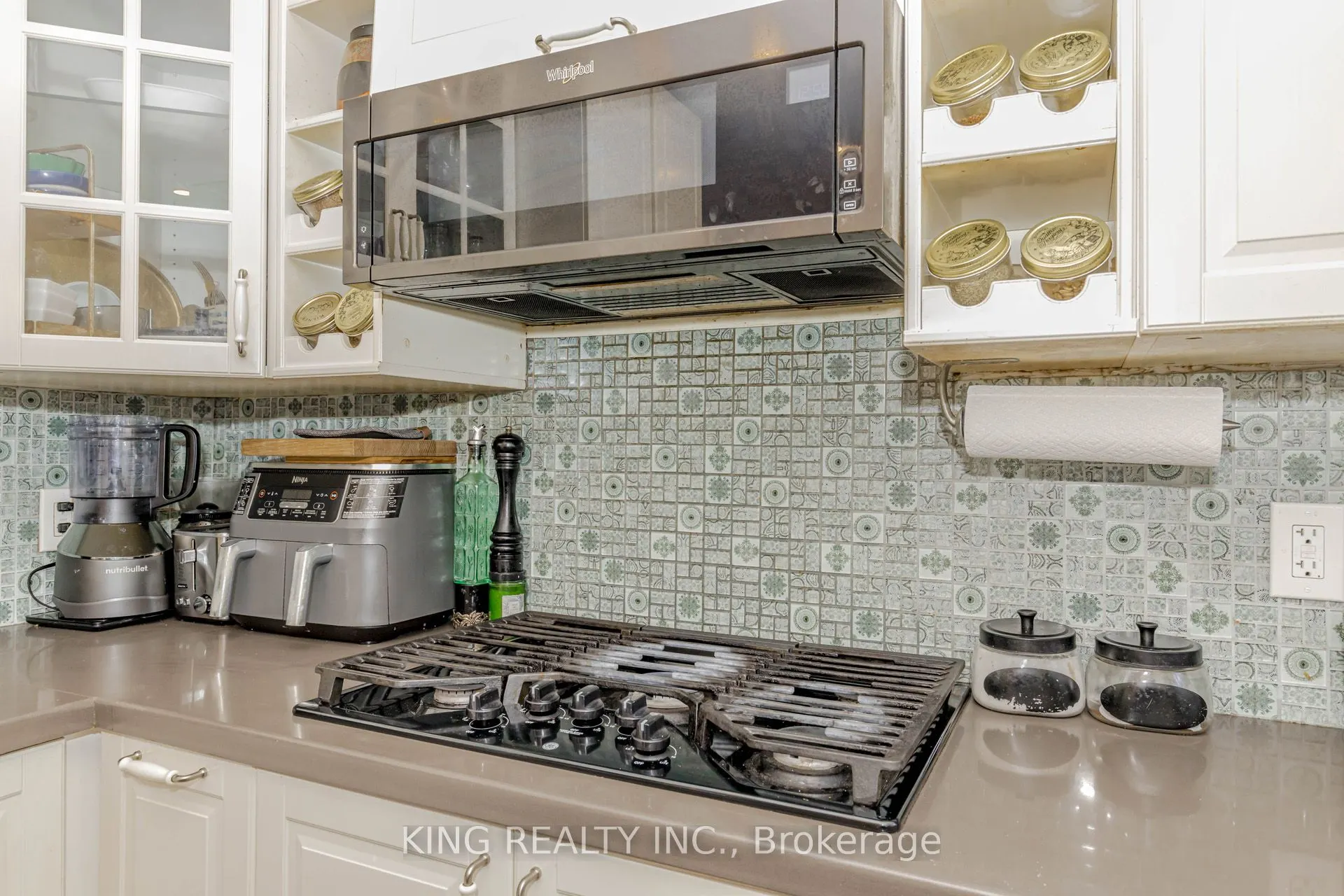 28 AINSLIE Avenue