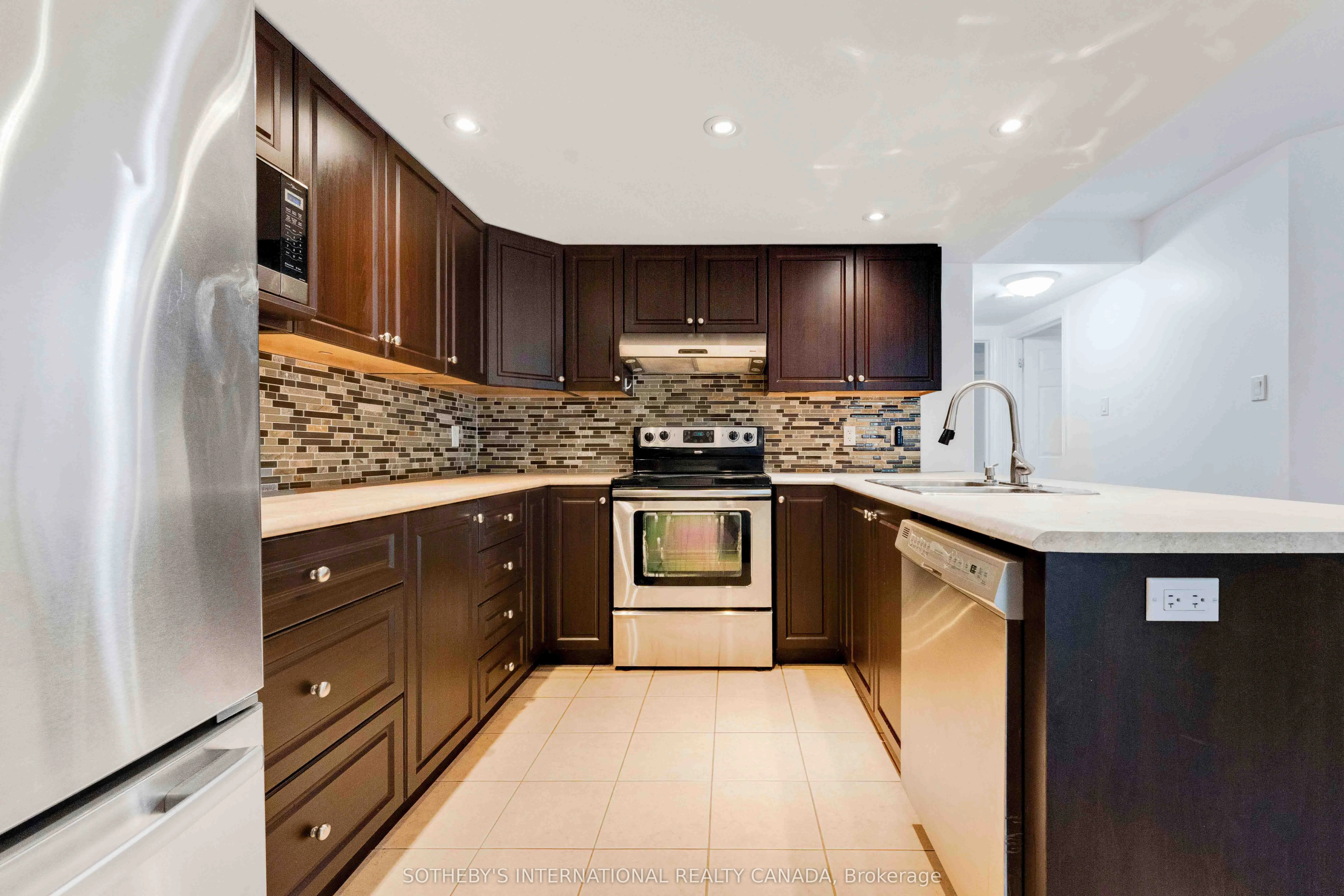 1238 Marenger Street, #18