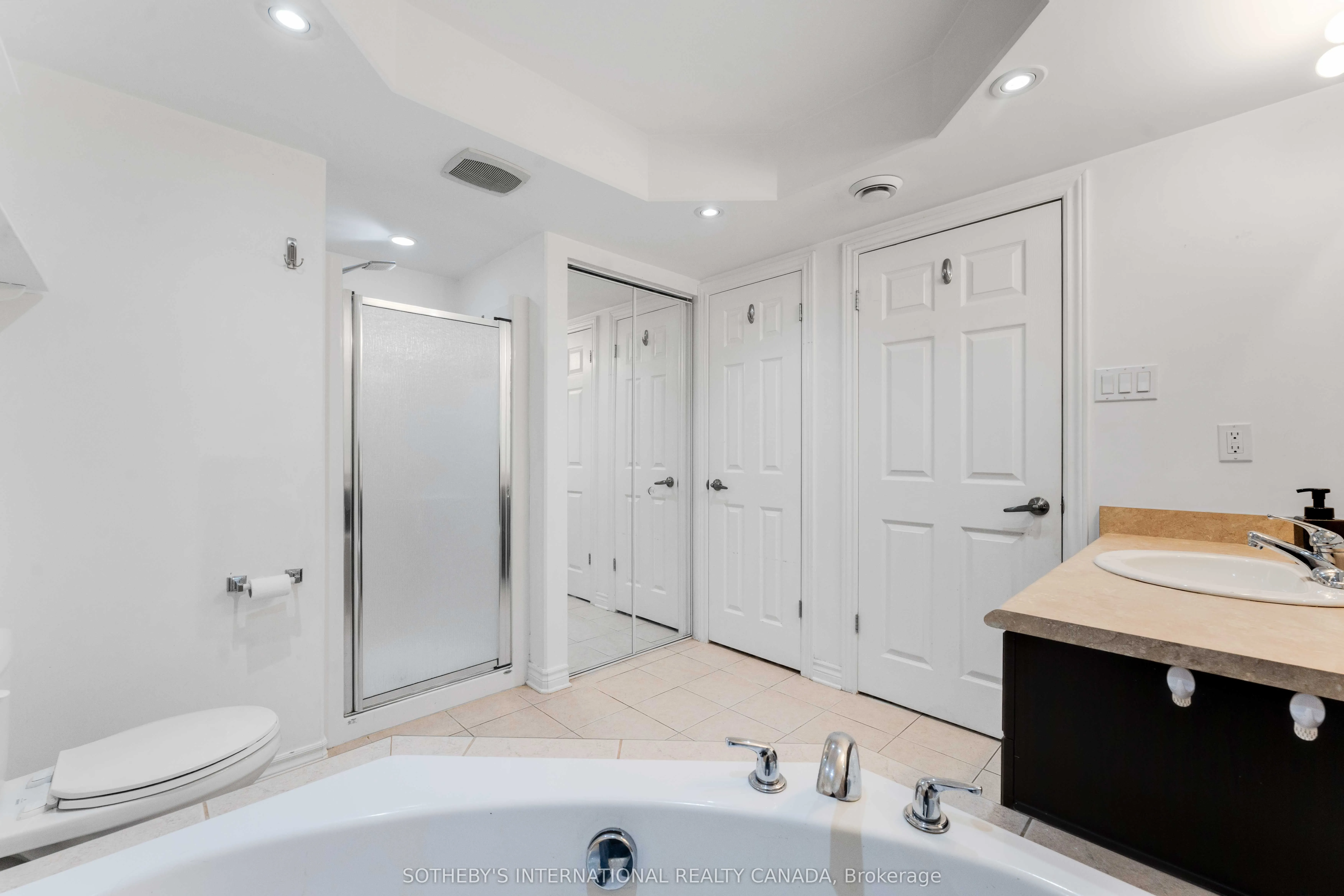 1238 Marenger Street, #18