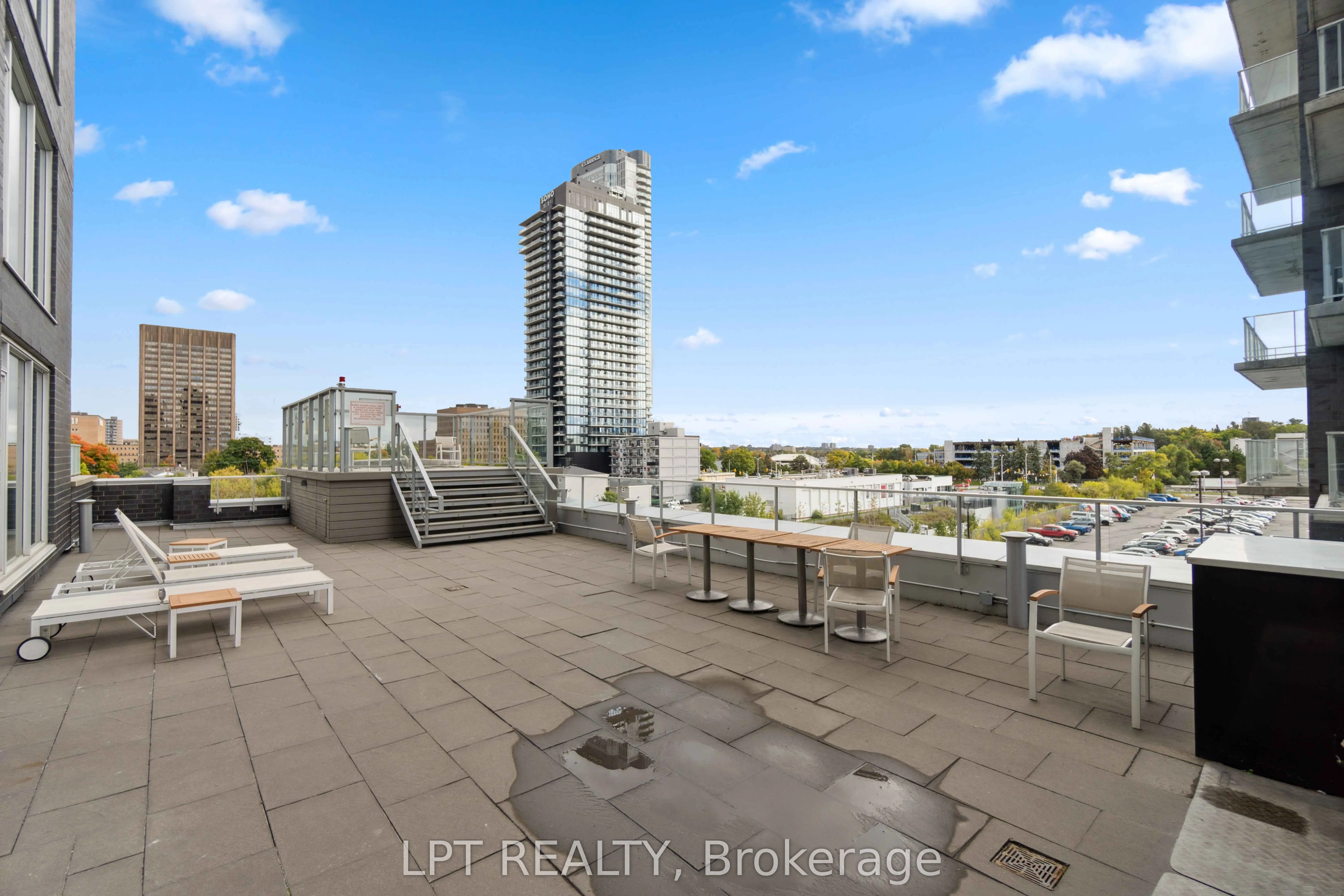 111 Champagne Avenue S, #307