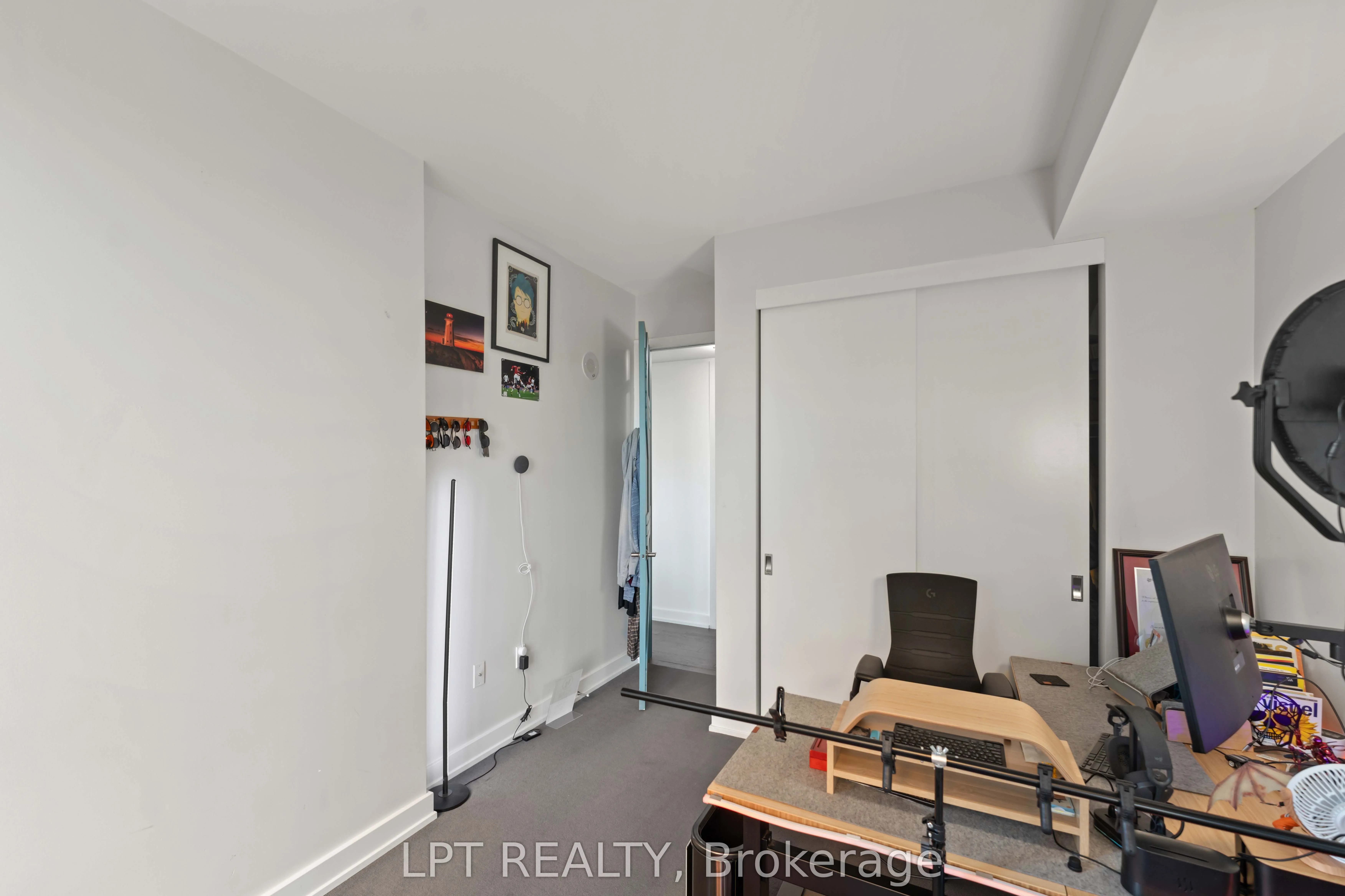 111 Champagne Avenue S, #307